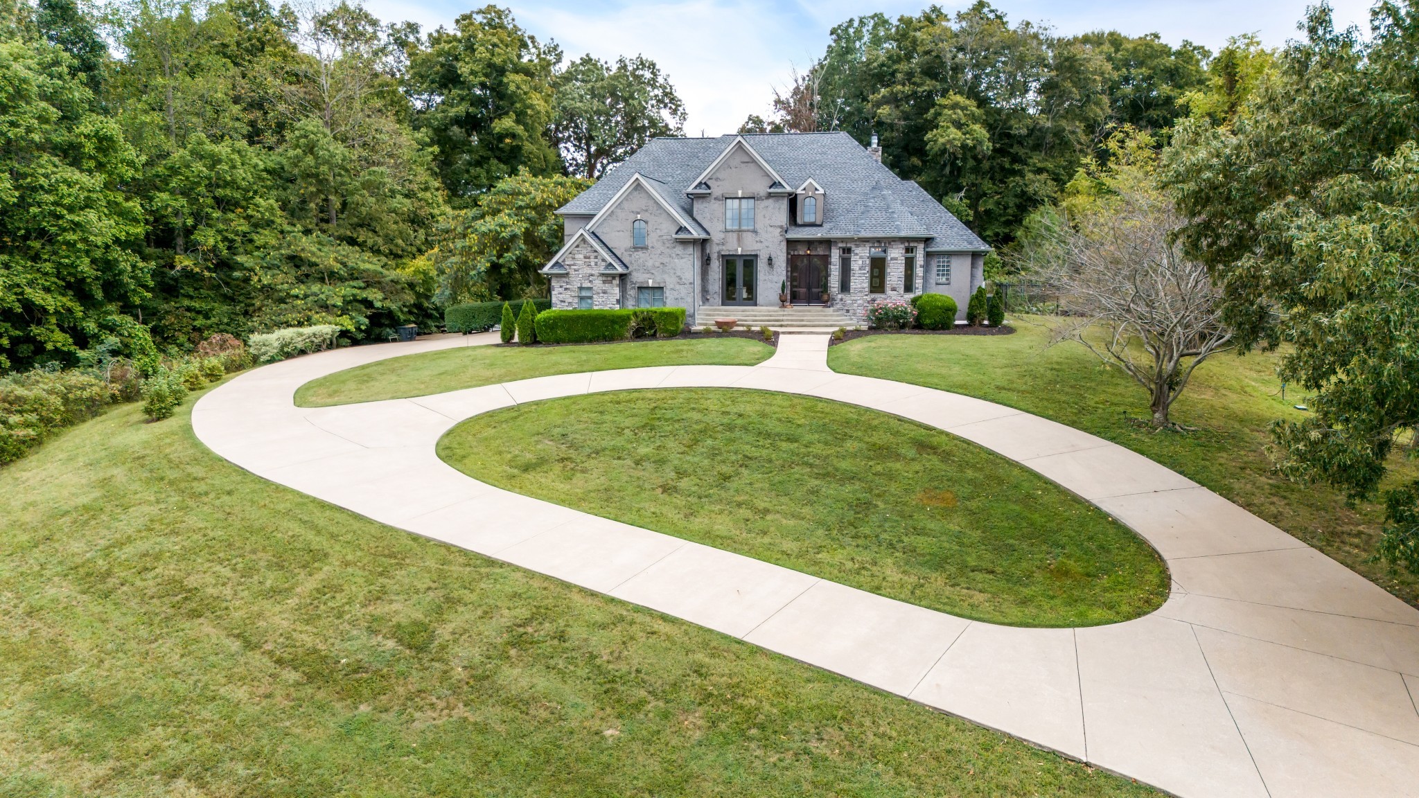 246 E Kingston Springs Rd