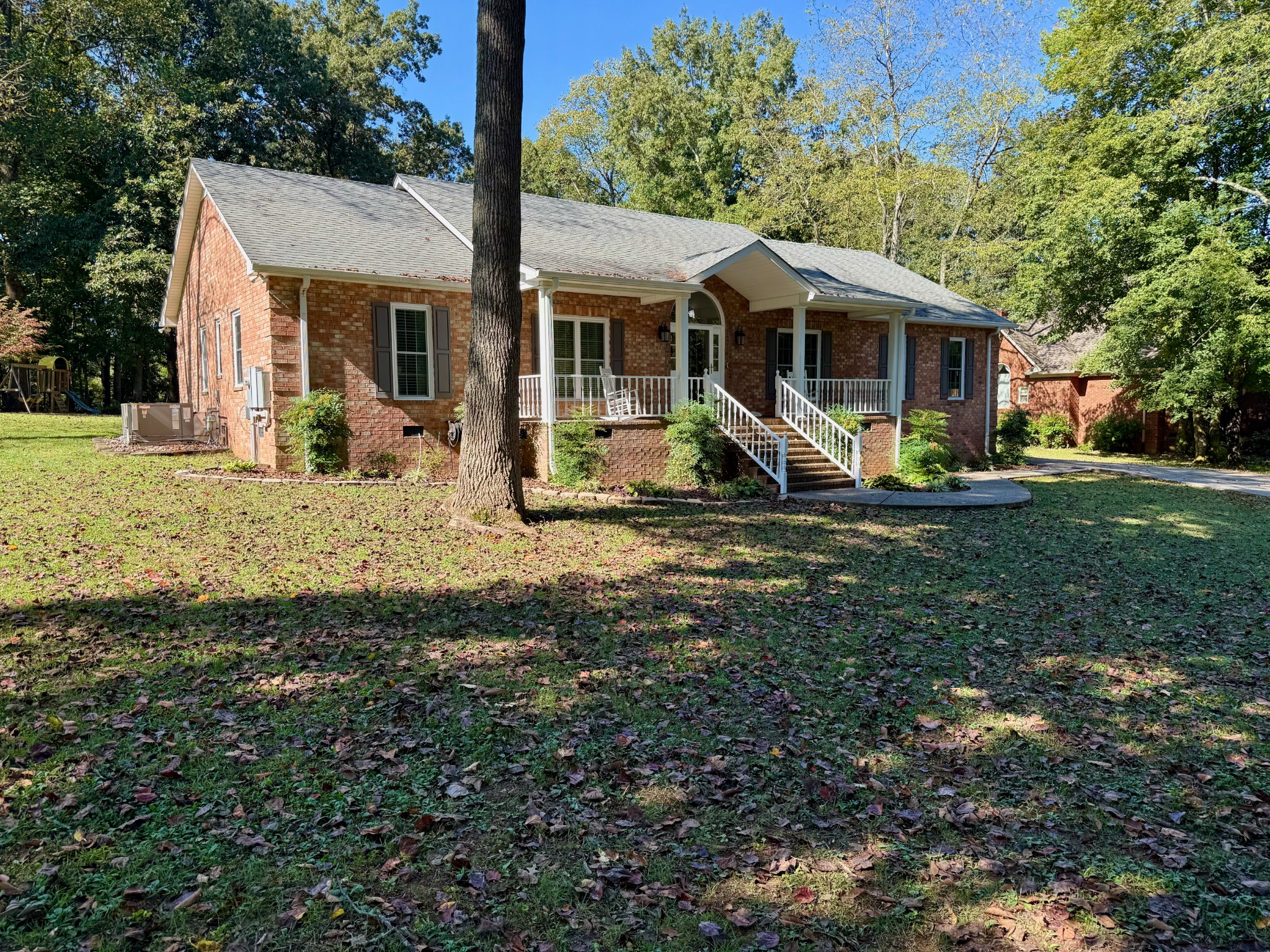 320 Spring Valley Dr