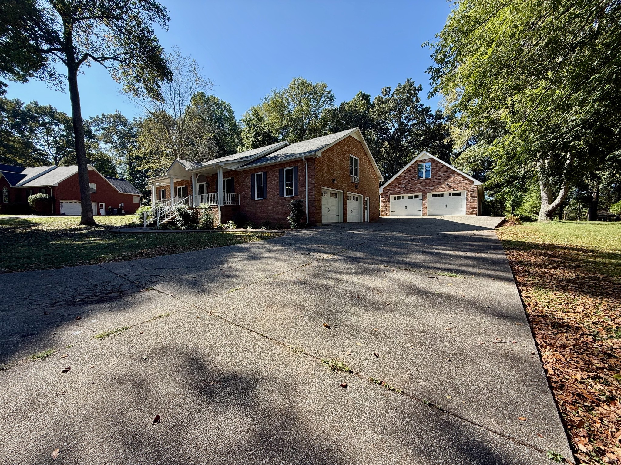 320 Spring Valley Dr