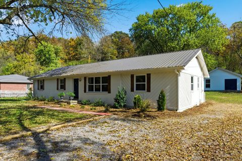 1116 Slaters Creek Rd Goodlettsville TN 37072