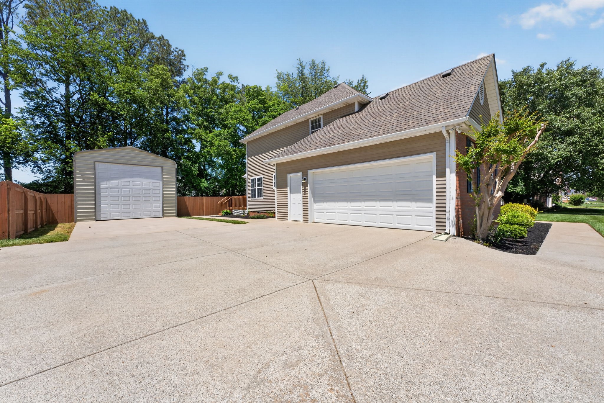 2903 Vinemont Dr