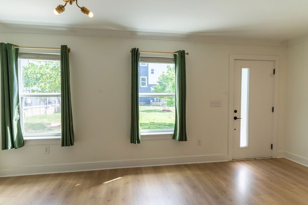 110 Duke St 8