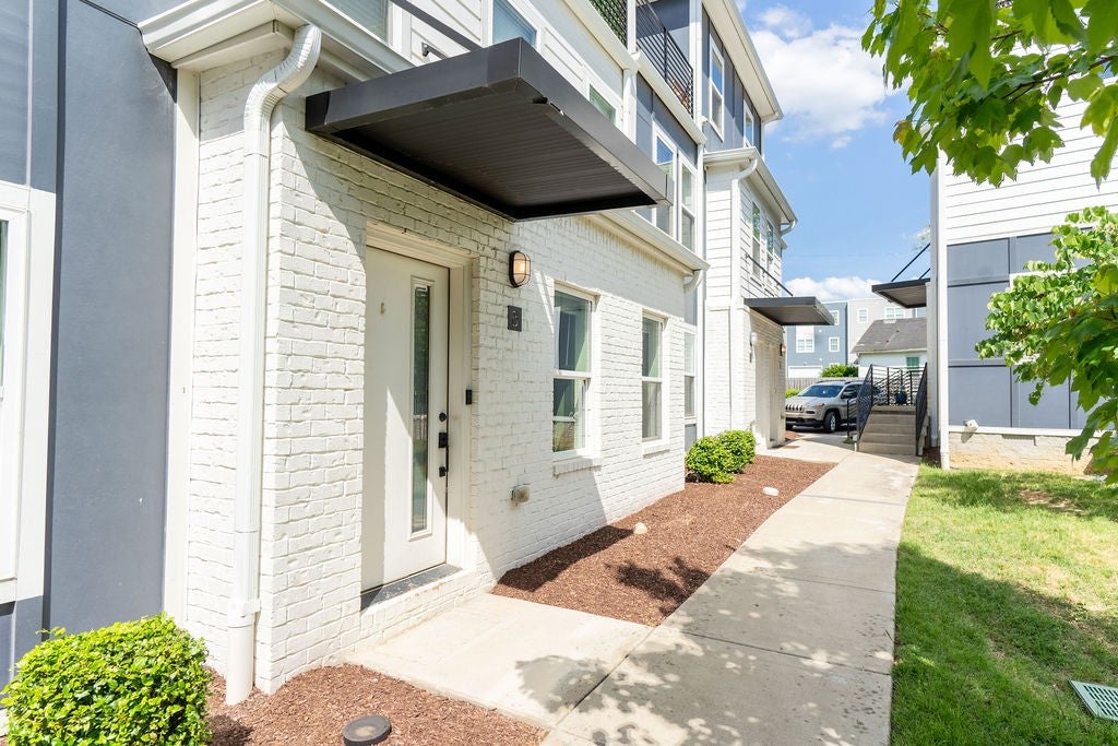 110 Duke St 8
