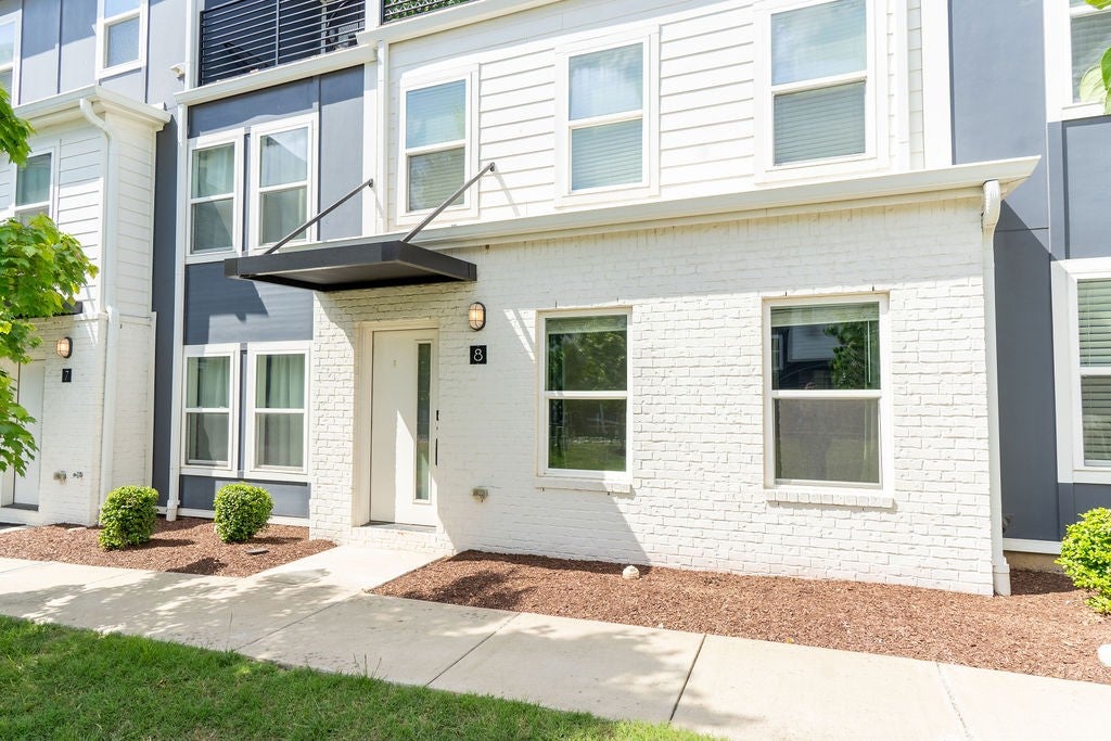 110 Duke St 8