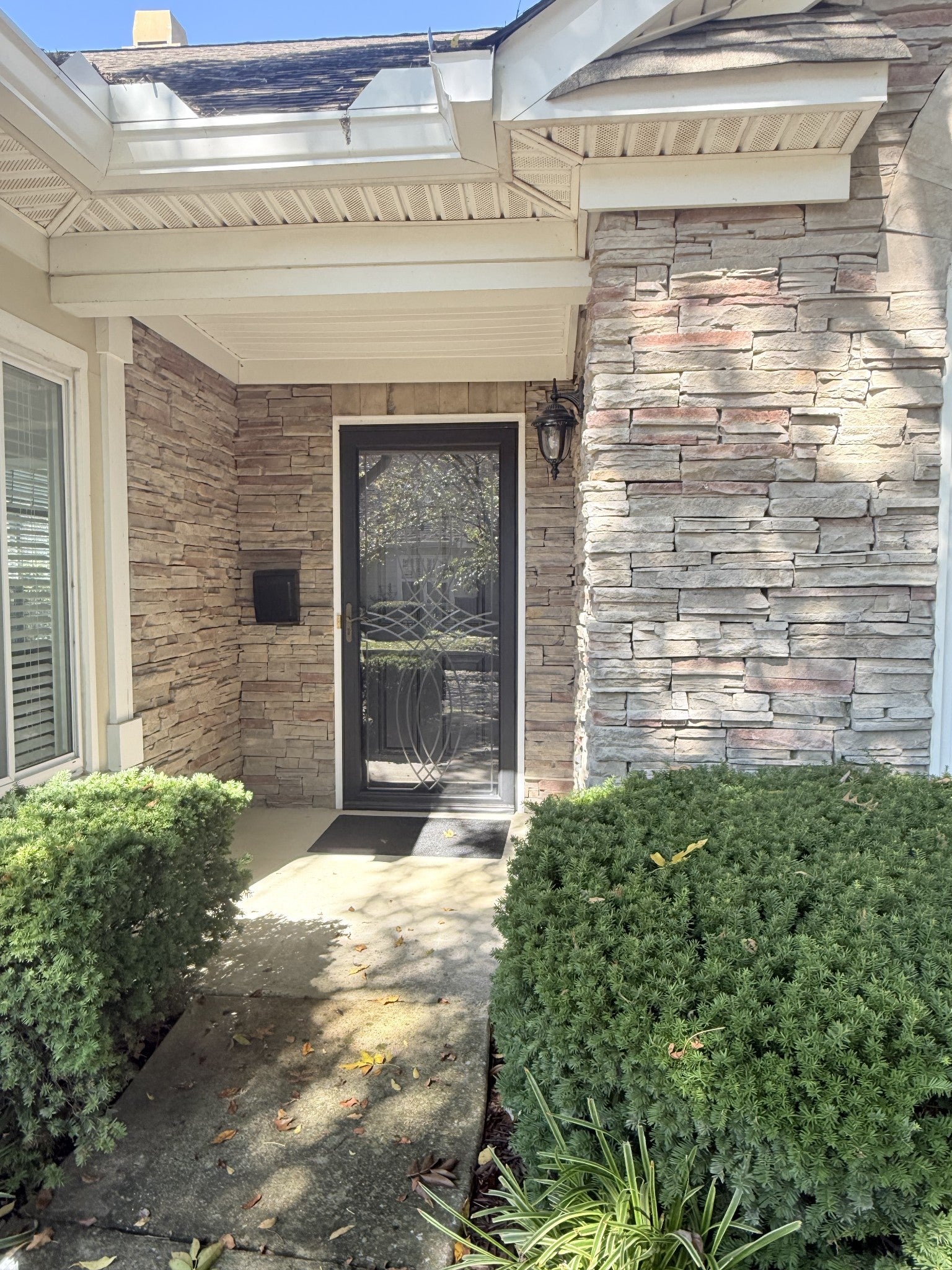 825 Browns Ln 201