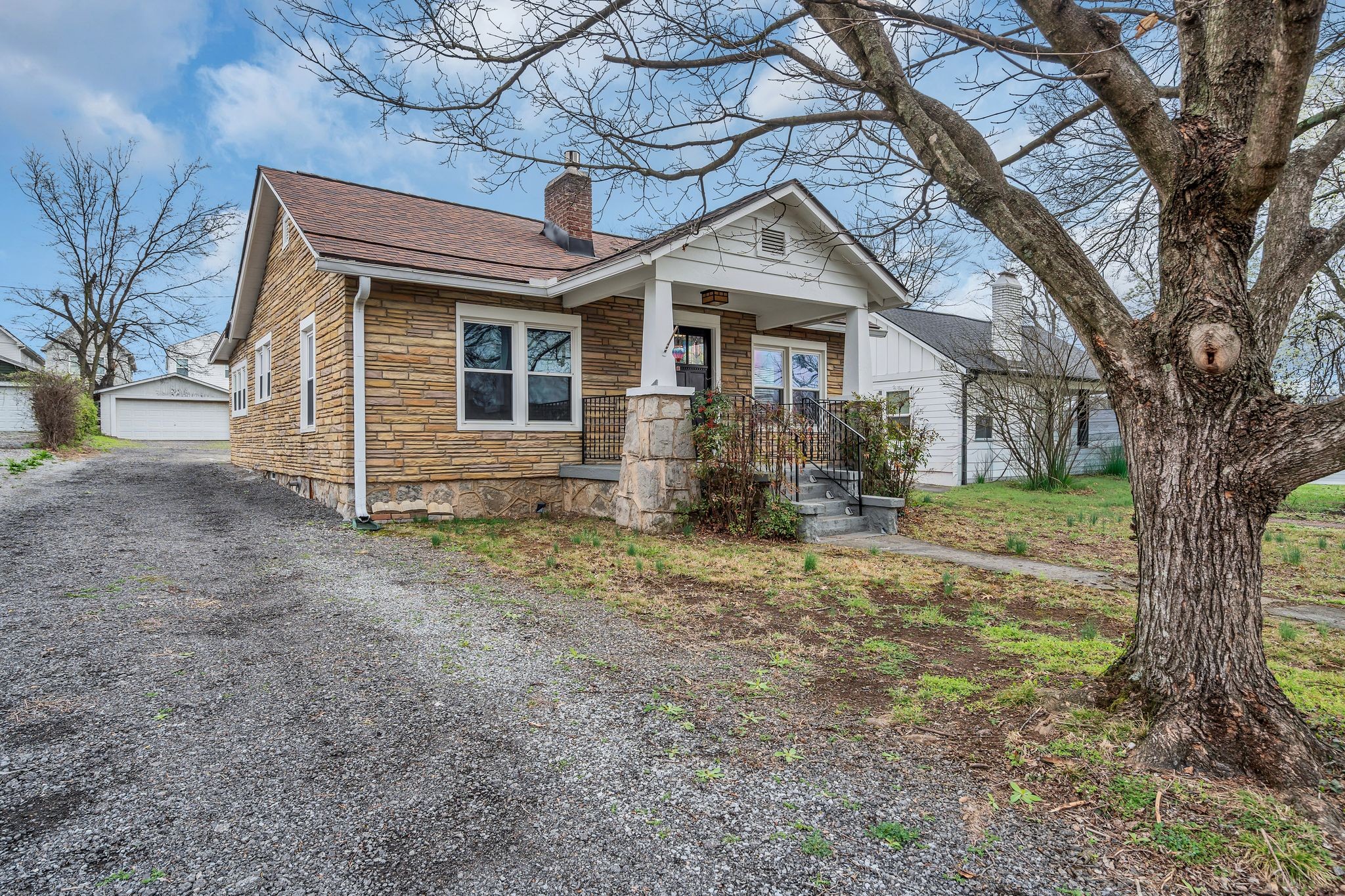 414 Elgin St