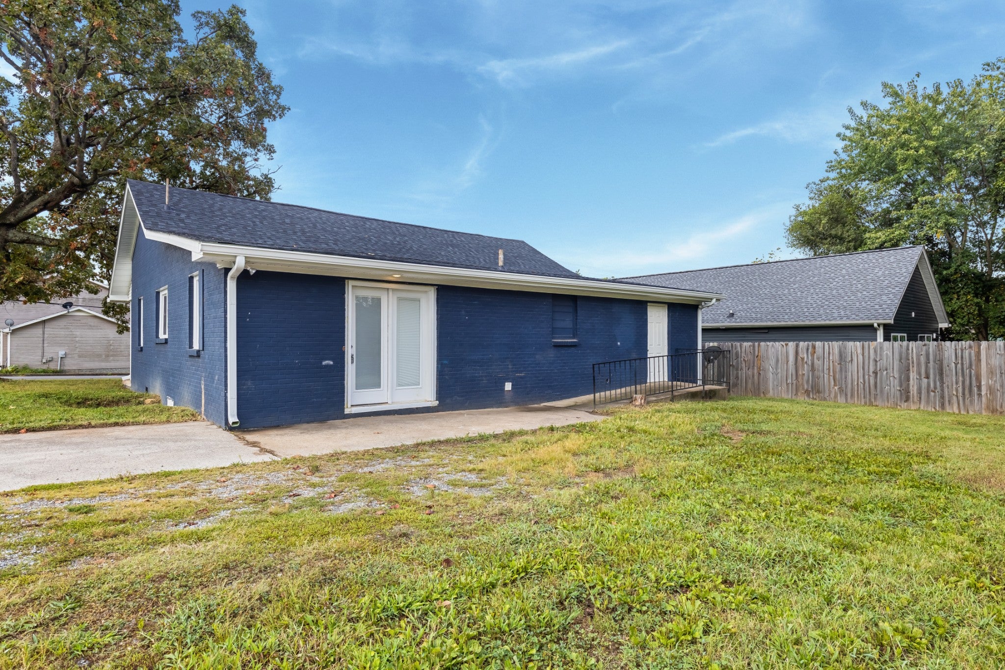 122 22nd Ave E