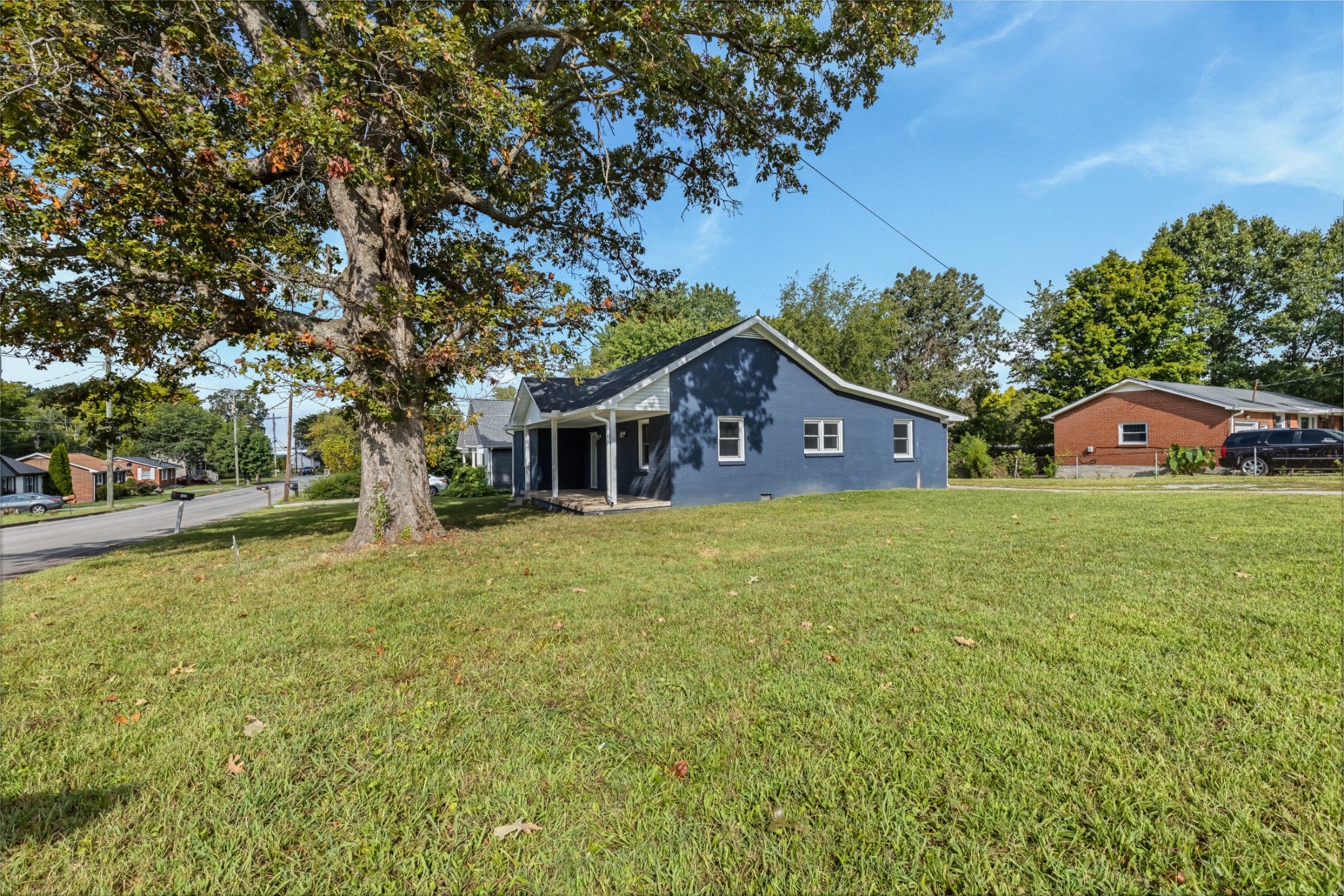 122 22nd Ave E