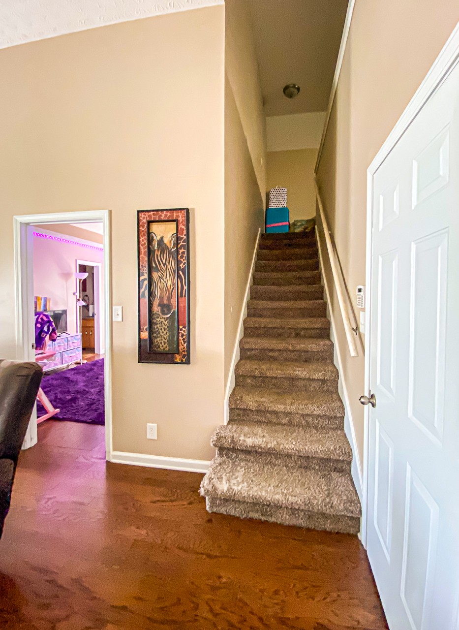 3891 Mackenzie Dr