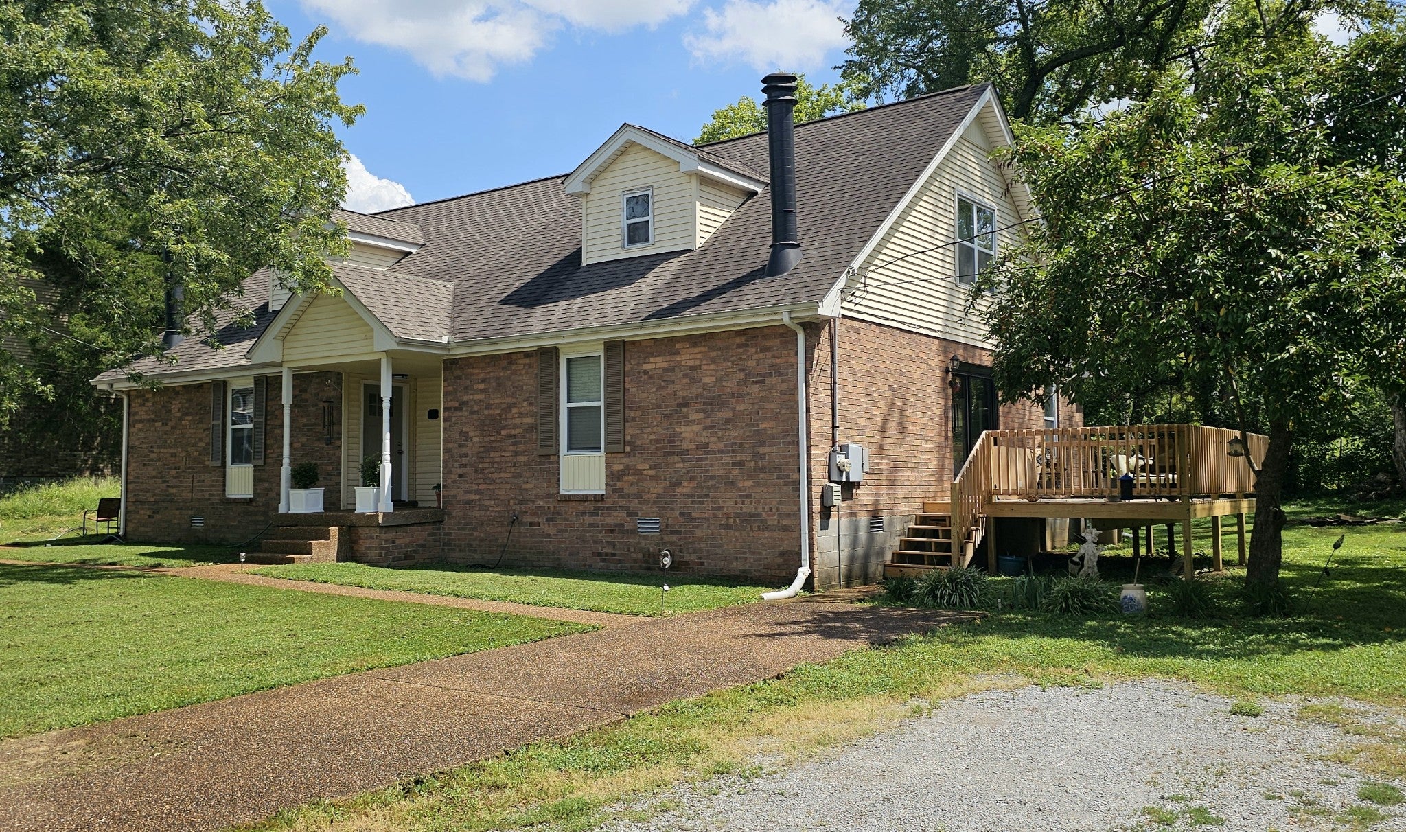 2-bed listing at 1126 Apple Valley Rd, Madison