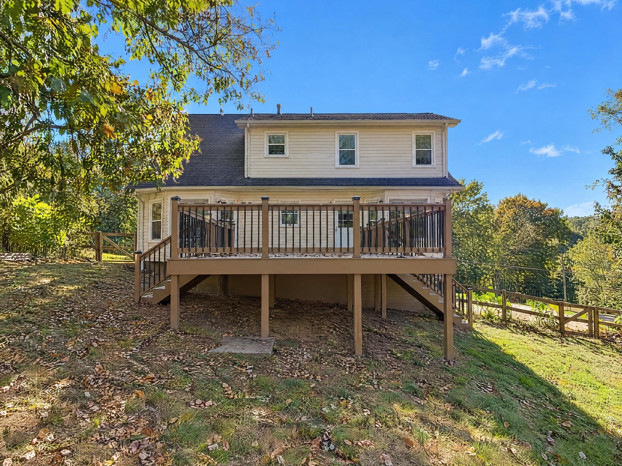 702 Lone Oak Dr