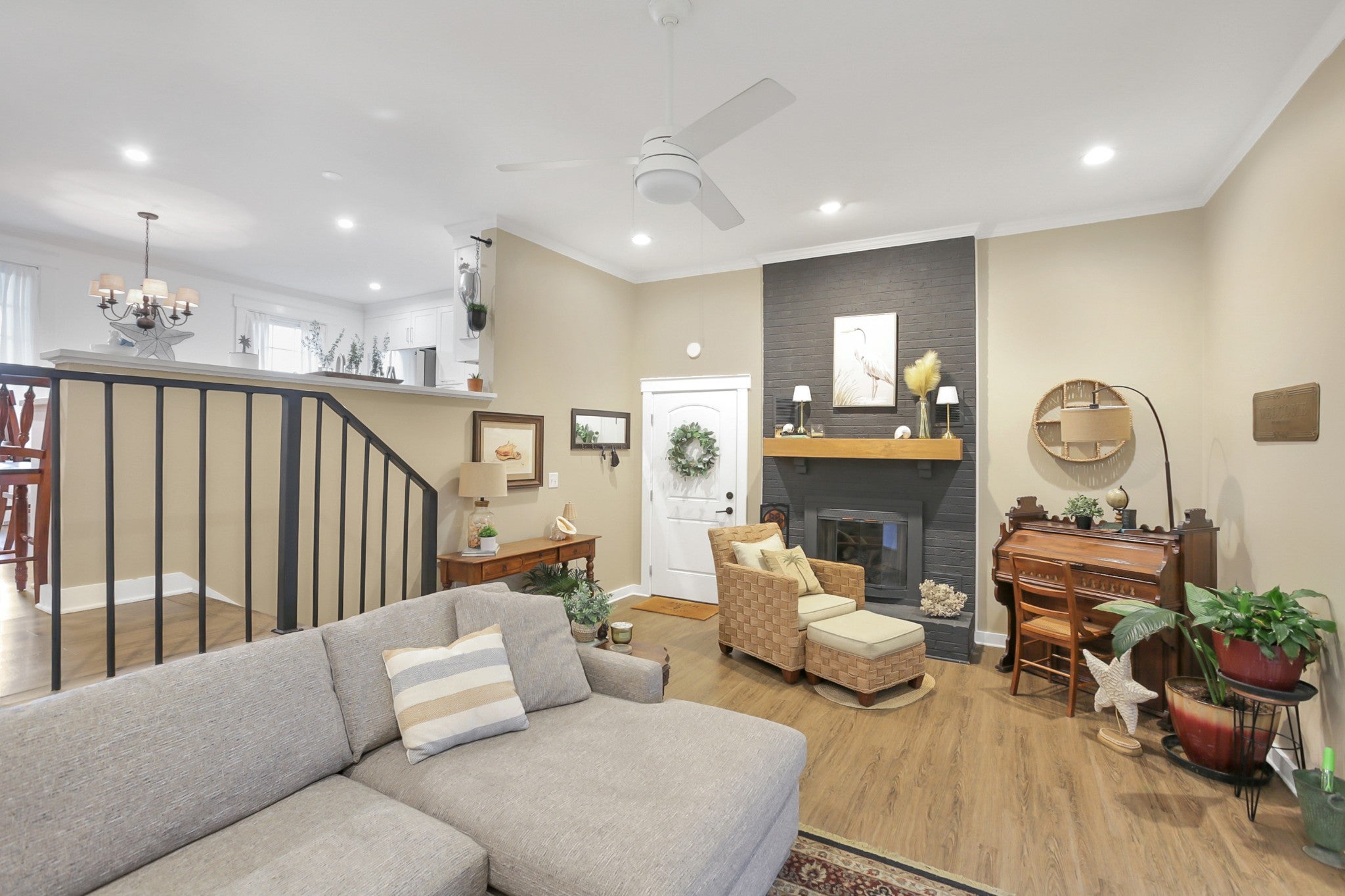 4025 Lake Pkwy