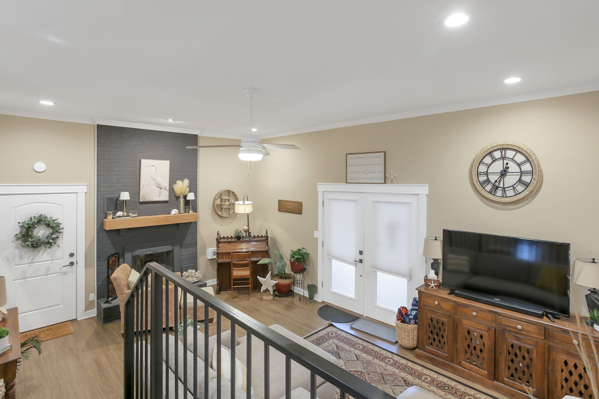 4025 Lake Pkwy