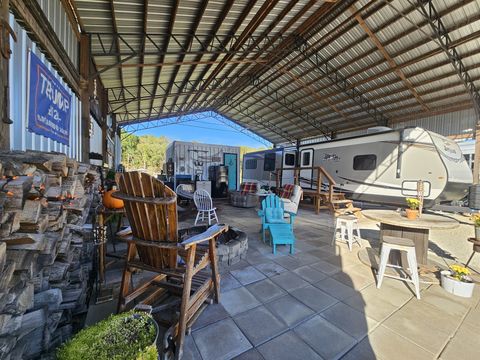 1008 Wc Pickett Clifton TN 38425