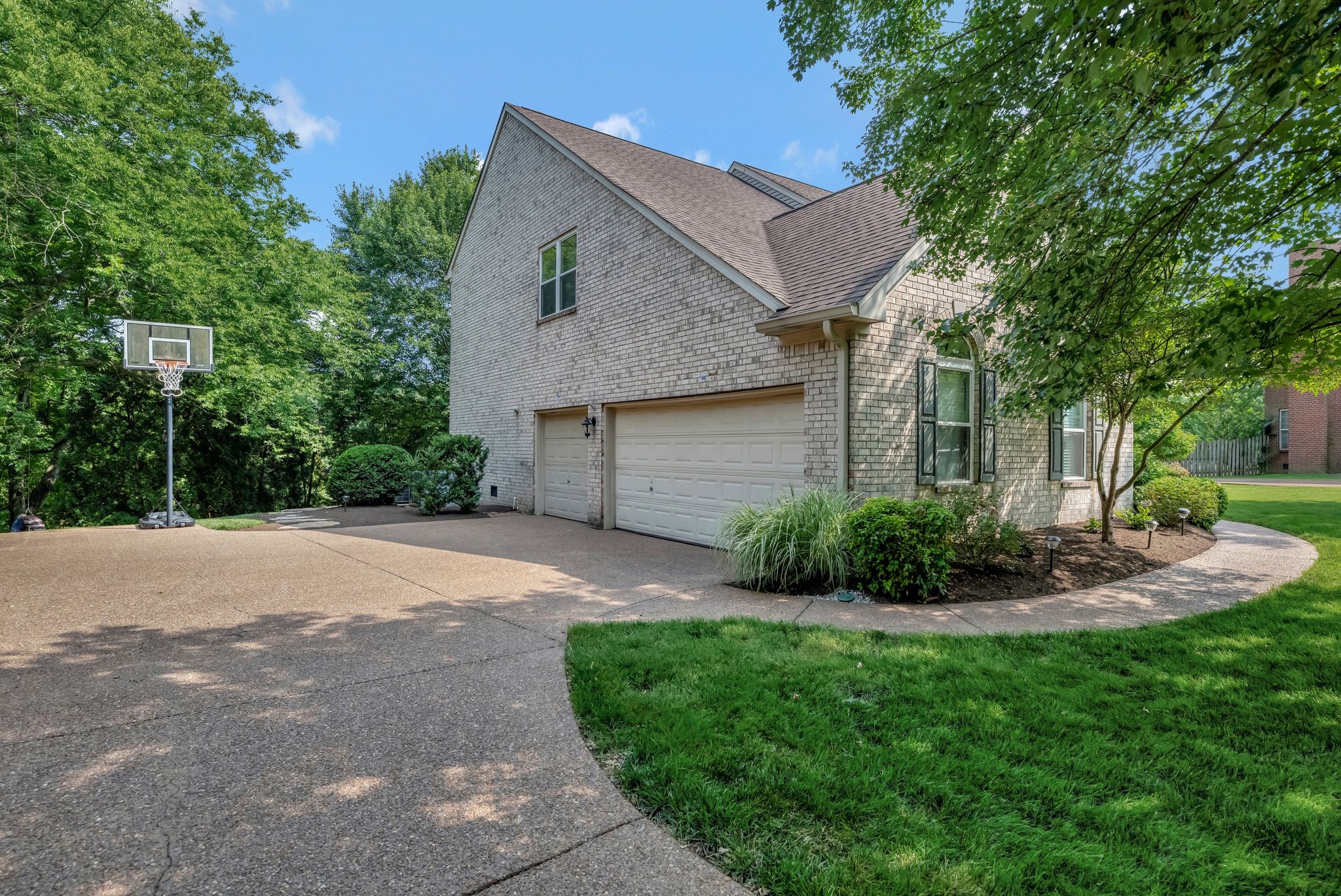 206 Stillcreek Dr