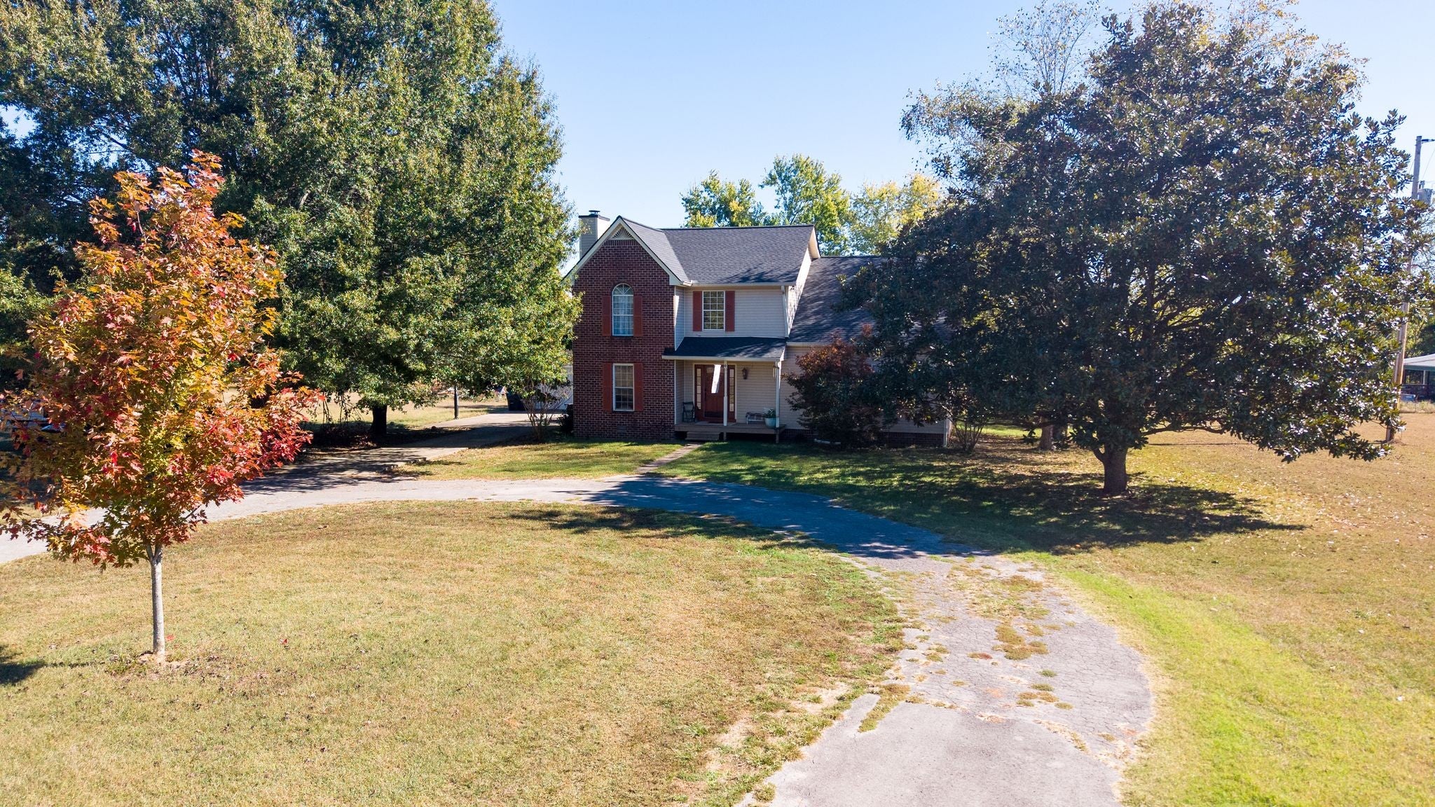 565 Douglas Ln