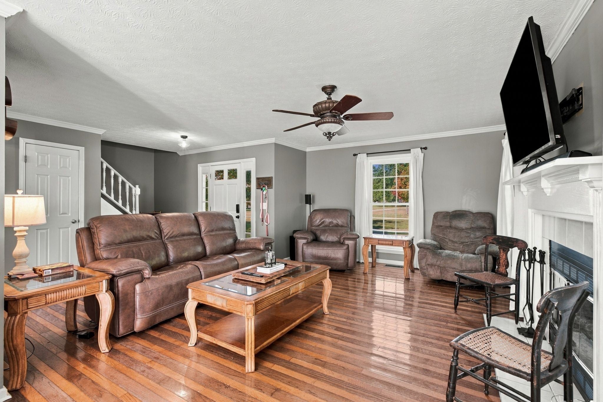 565 Douglas Ln