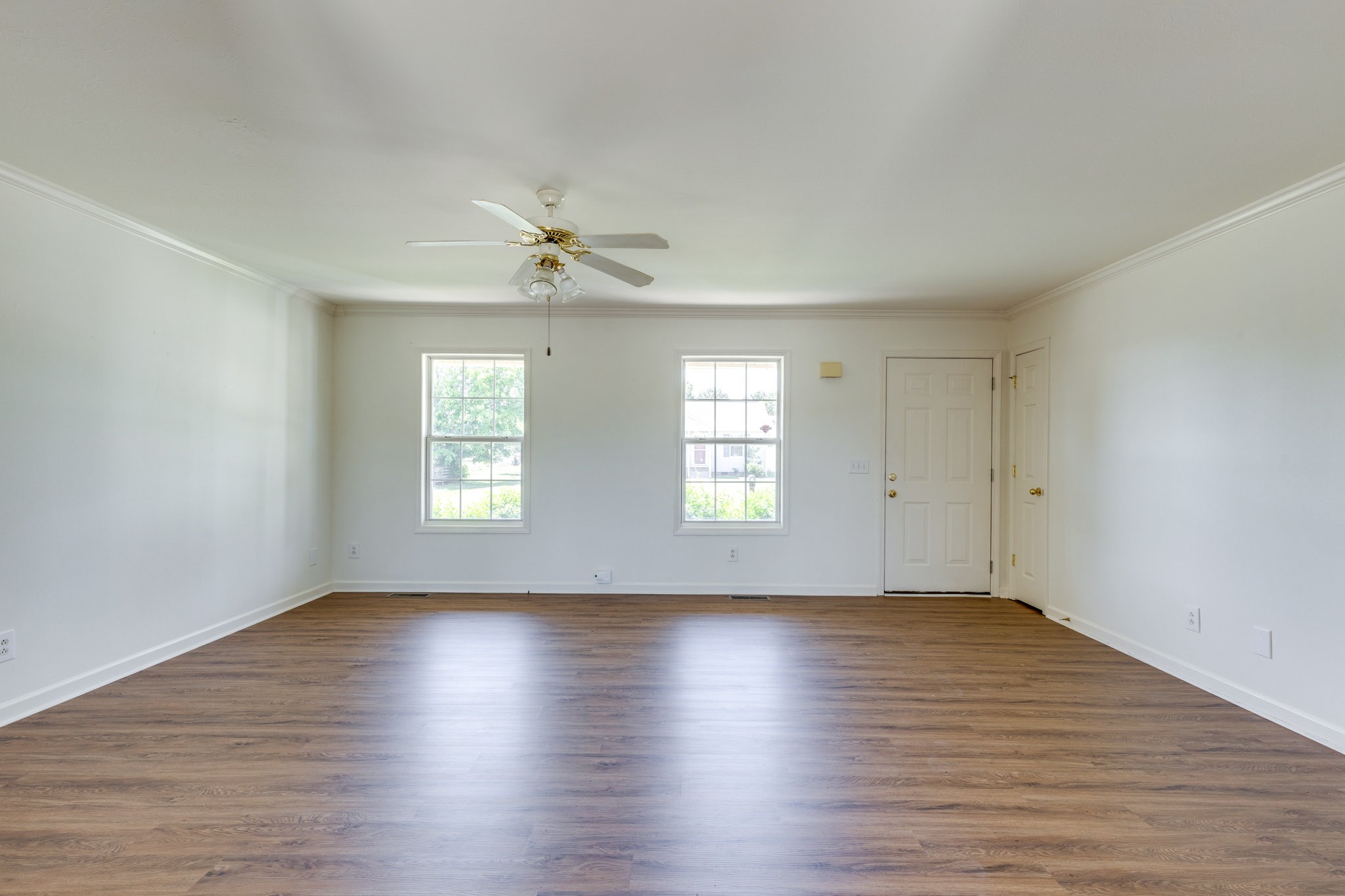 2109 Hollandale Cir