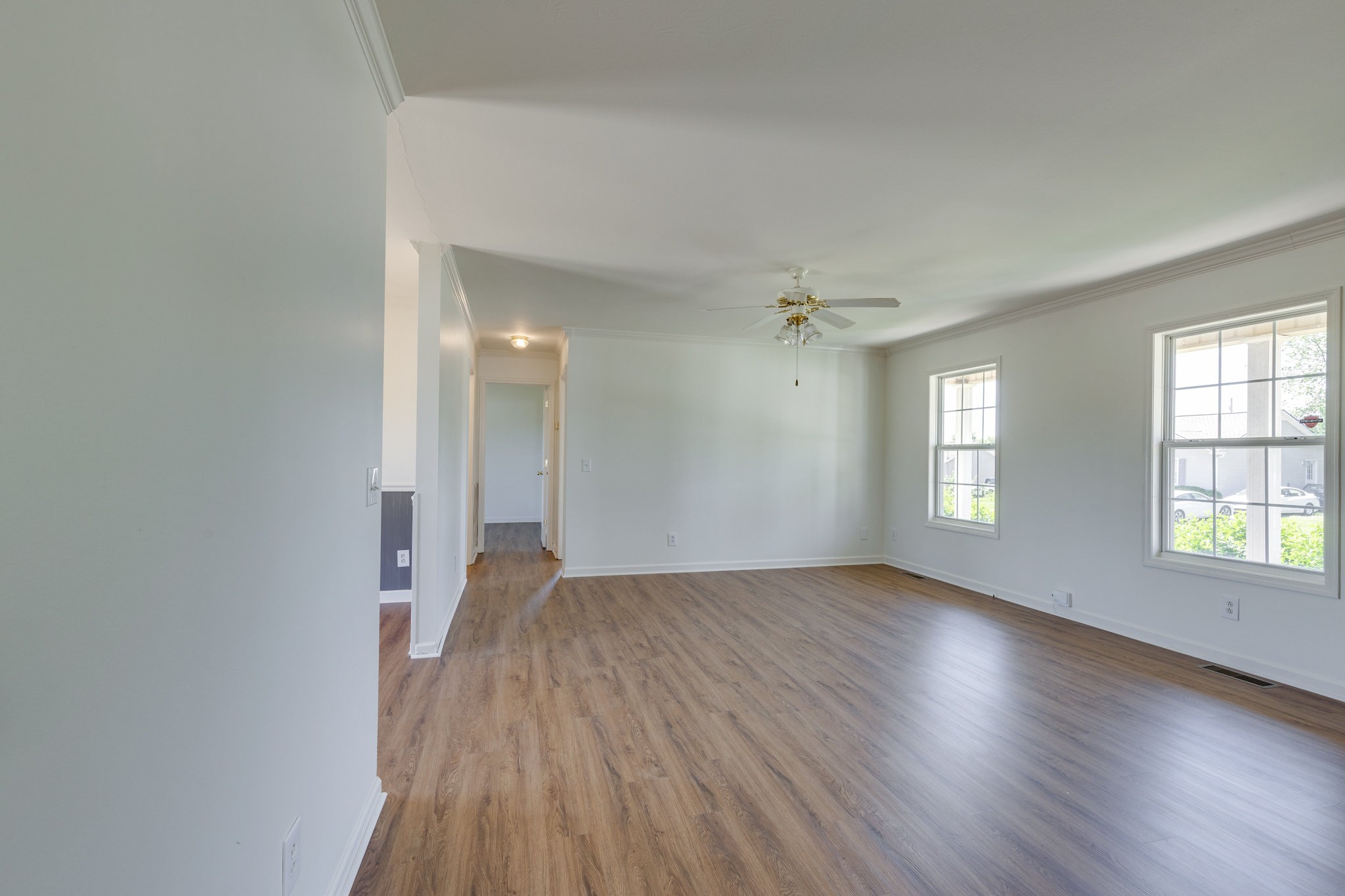 2109 Hollandale Cir