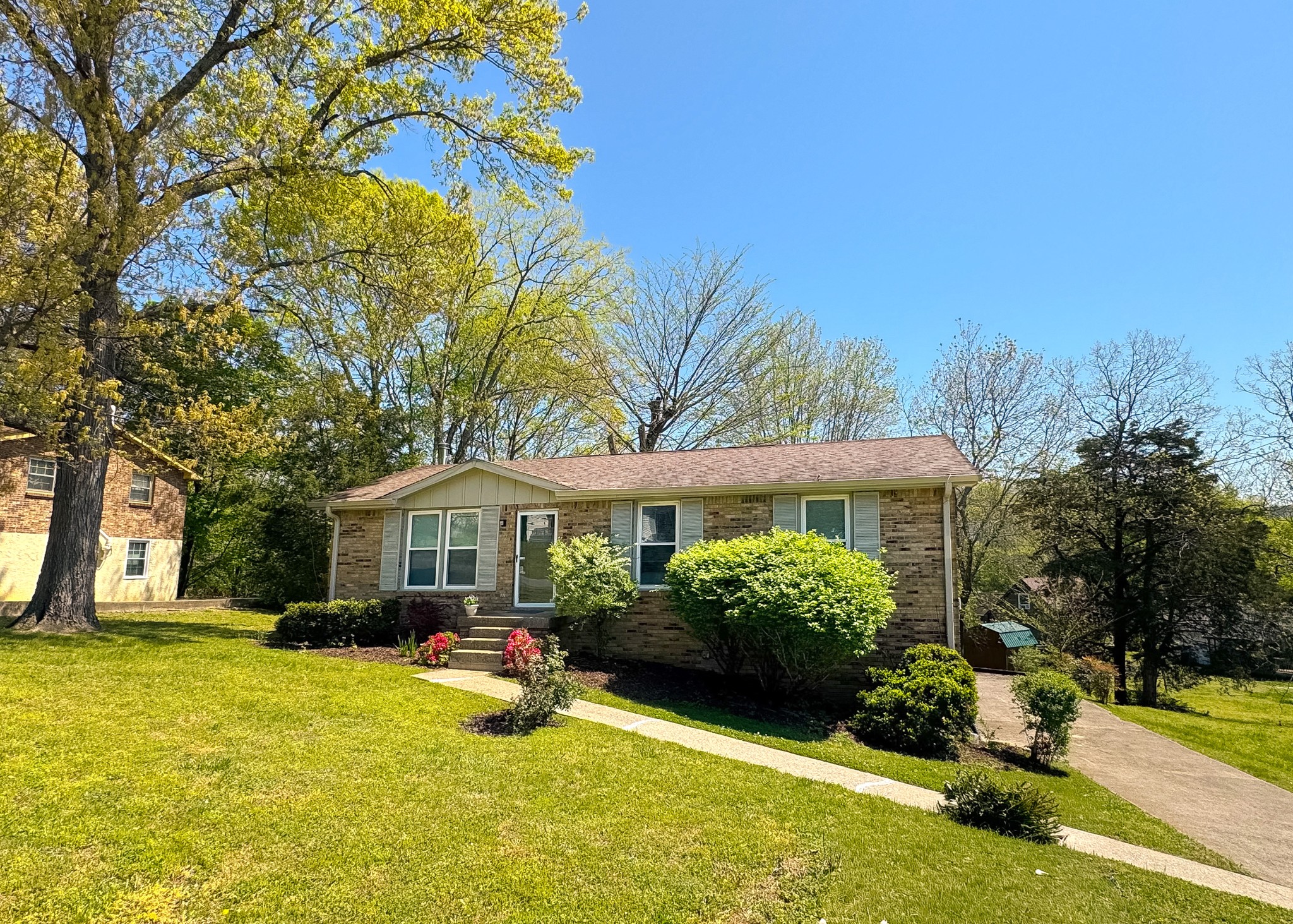 630 Debbie Dr
