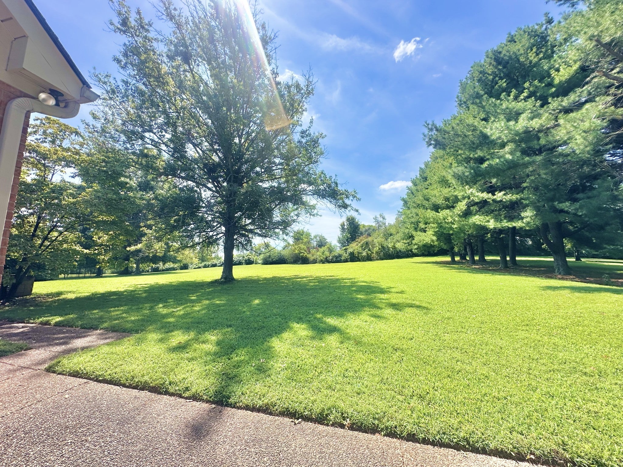 4-bed home for sale in Franklin, TN 37064, 1409 Mayberry Ln 1409 Mayberry Ln, Franklin TN 37064 4-bed home, photo 2 of 3
