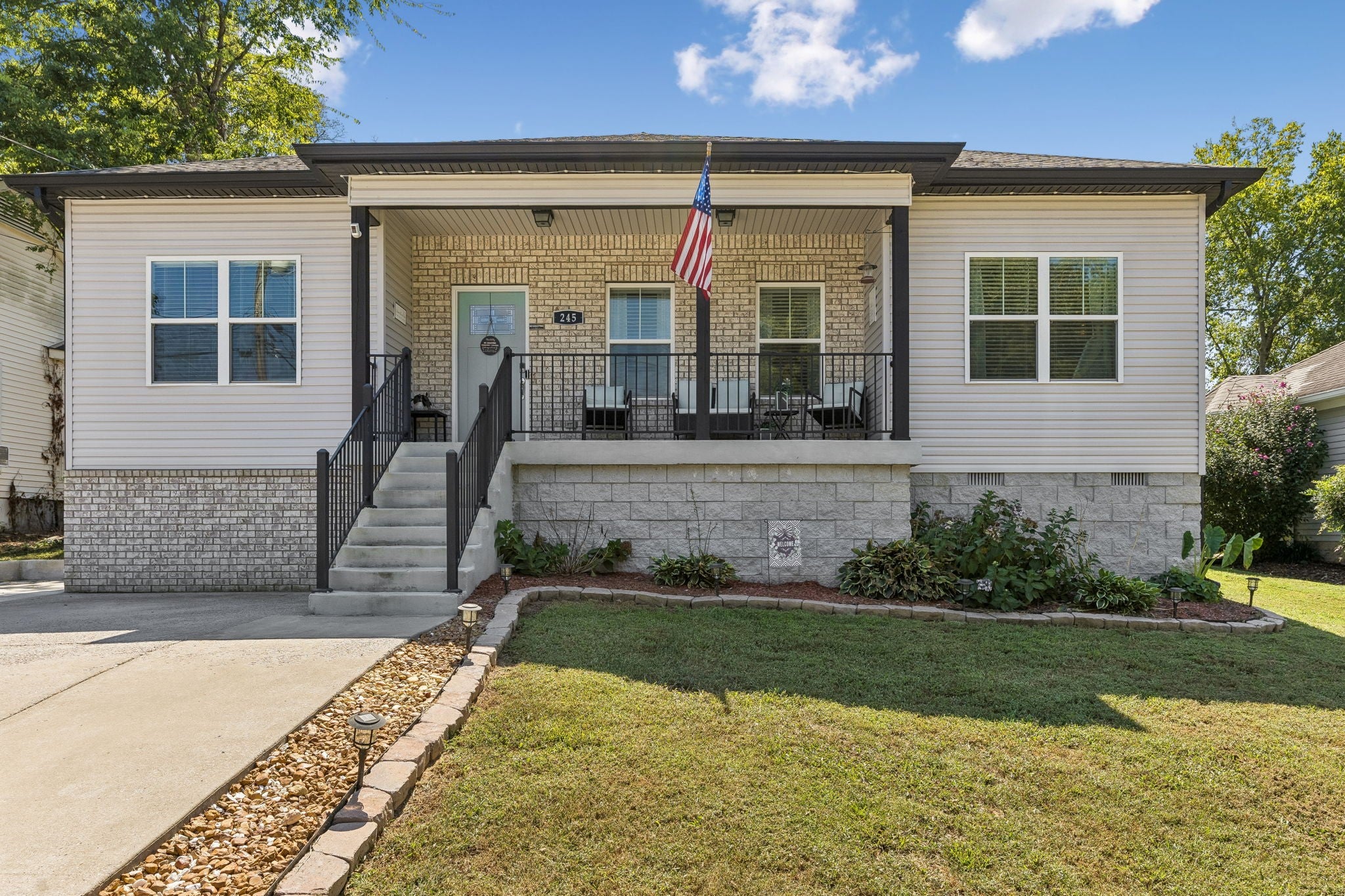 245 Valley Dr