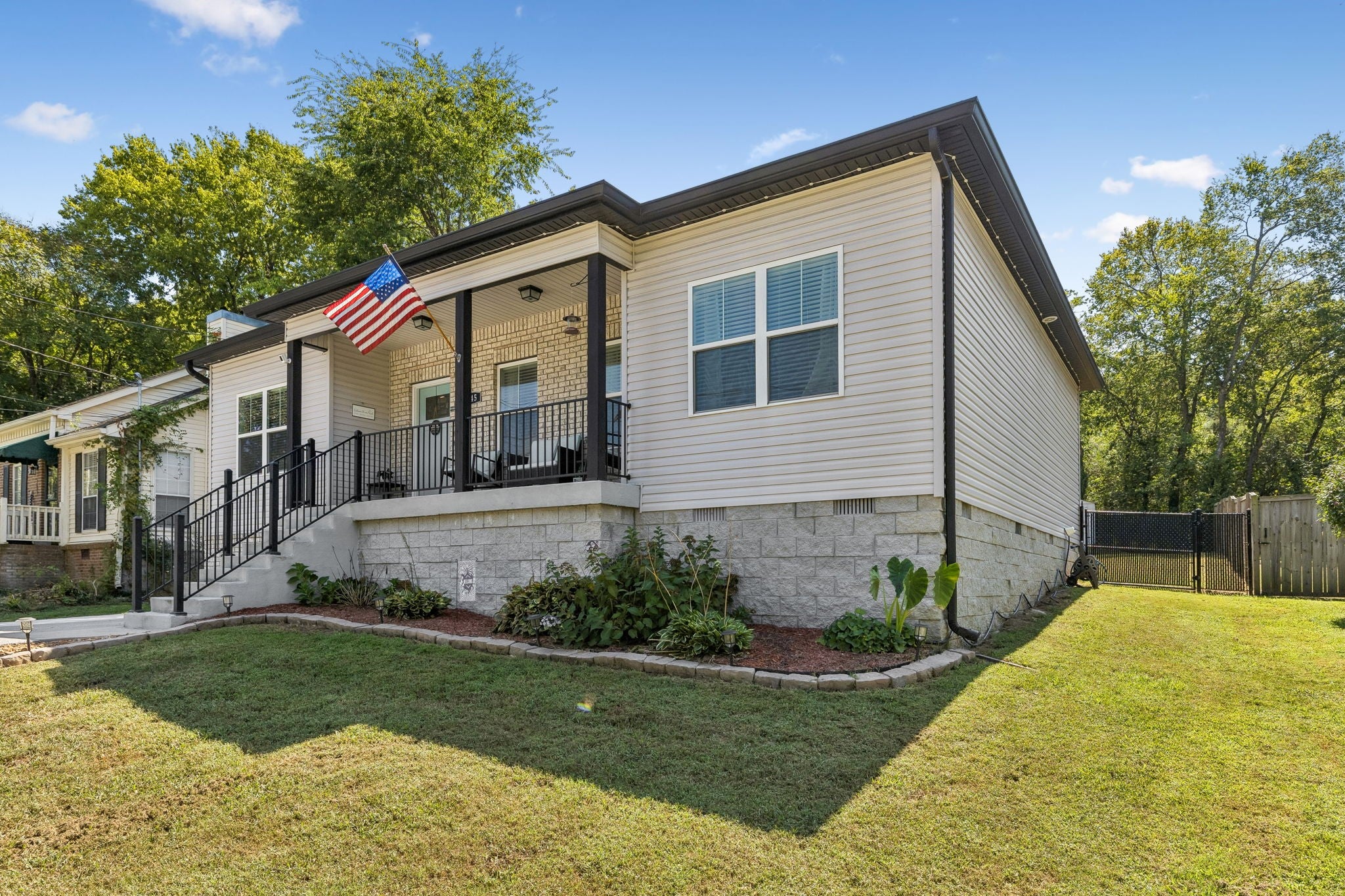 245 Valley Dr