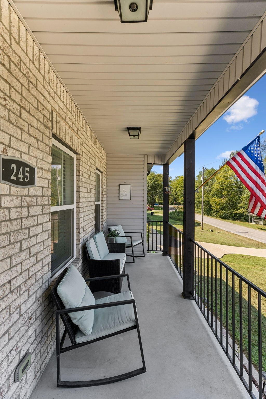 245 Valley Dr