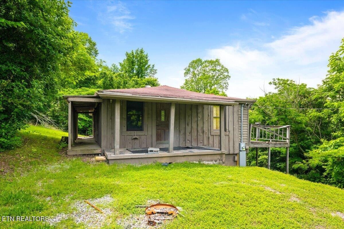 104 Jackson Rd