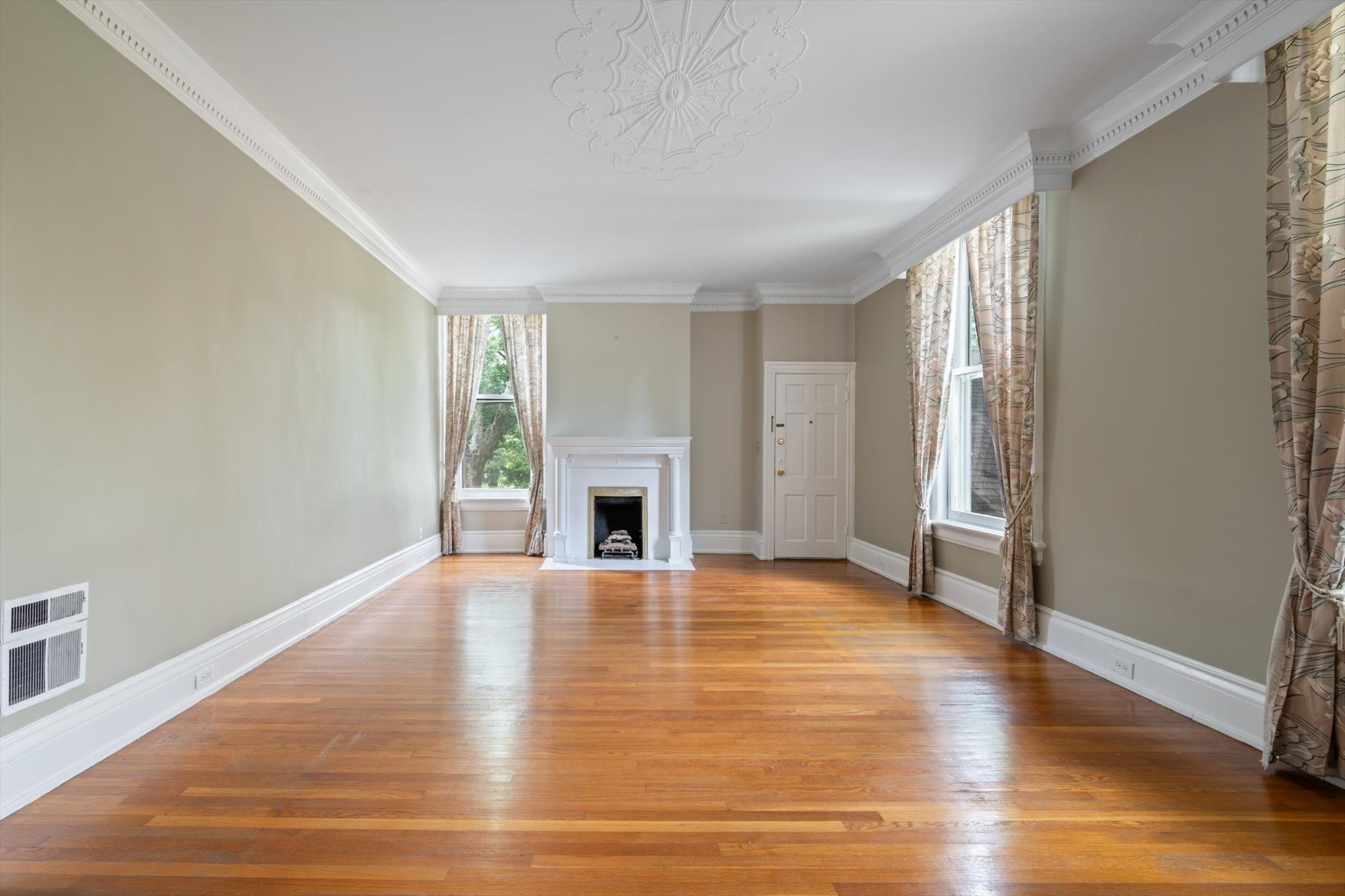444 Bowling Ave