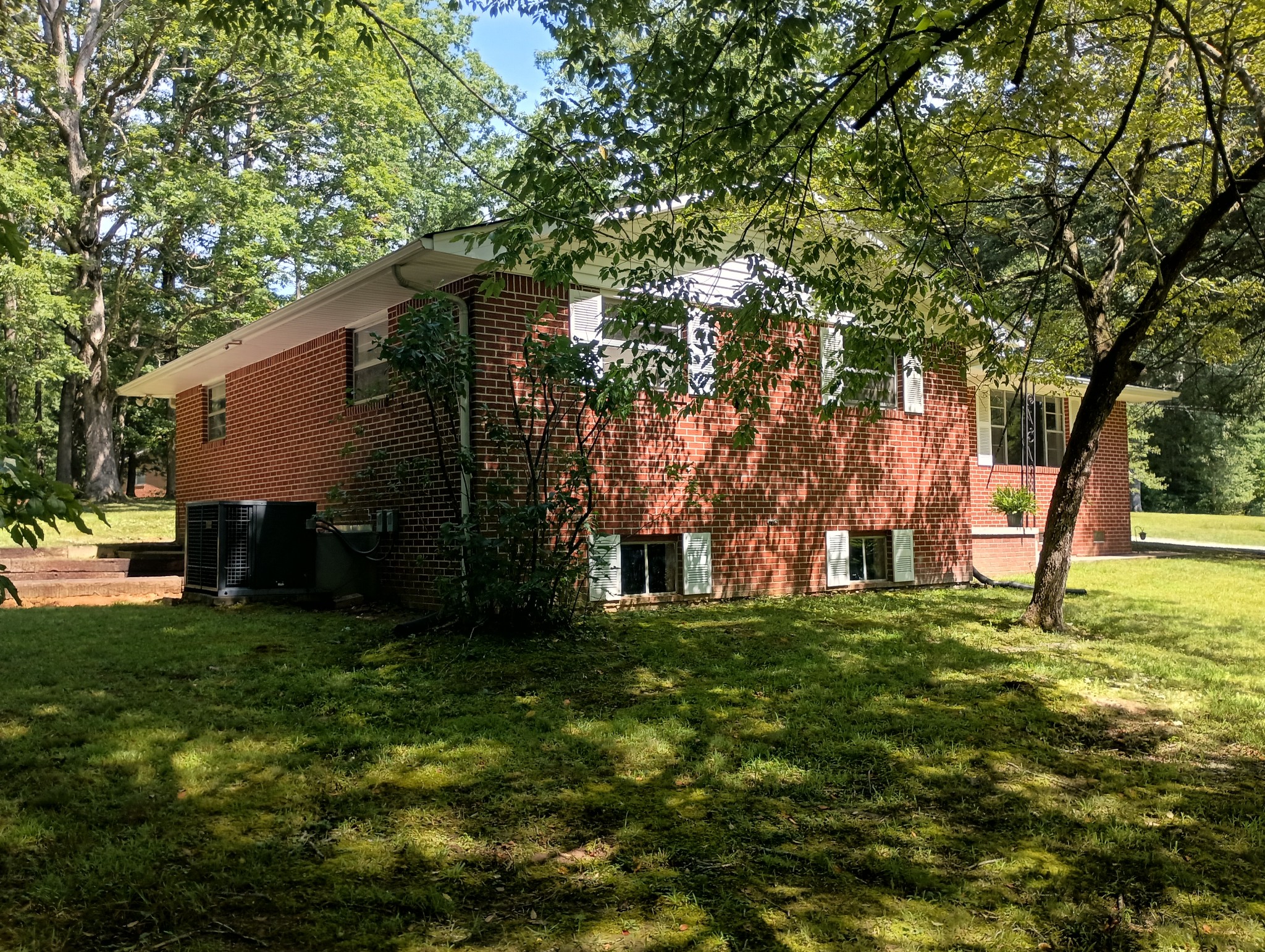 150 Littell Cir E