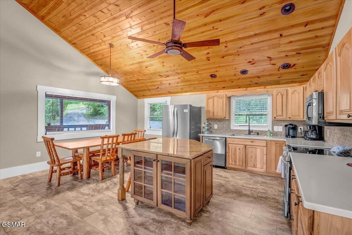 1463 Red Cedar Lane