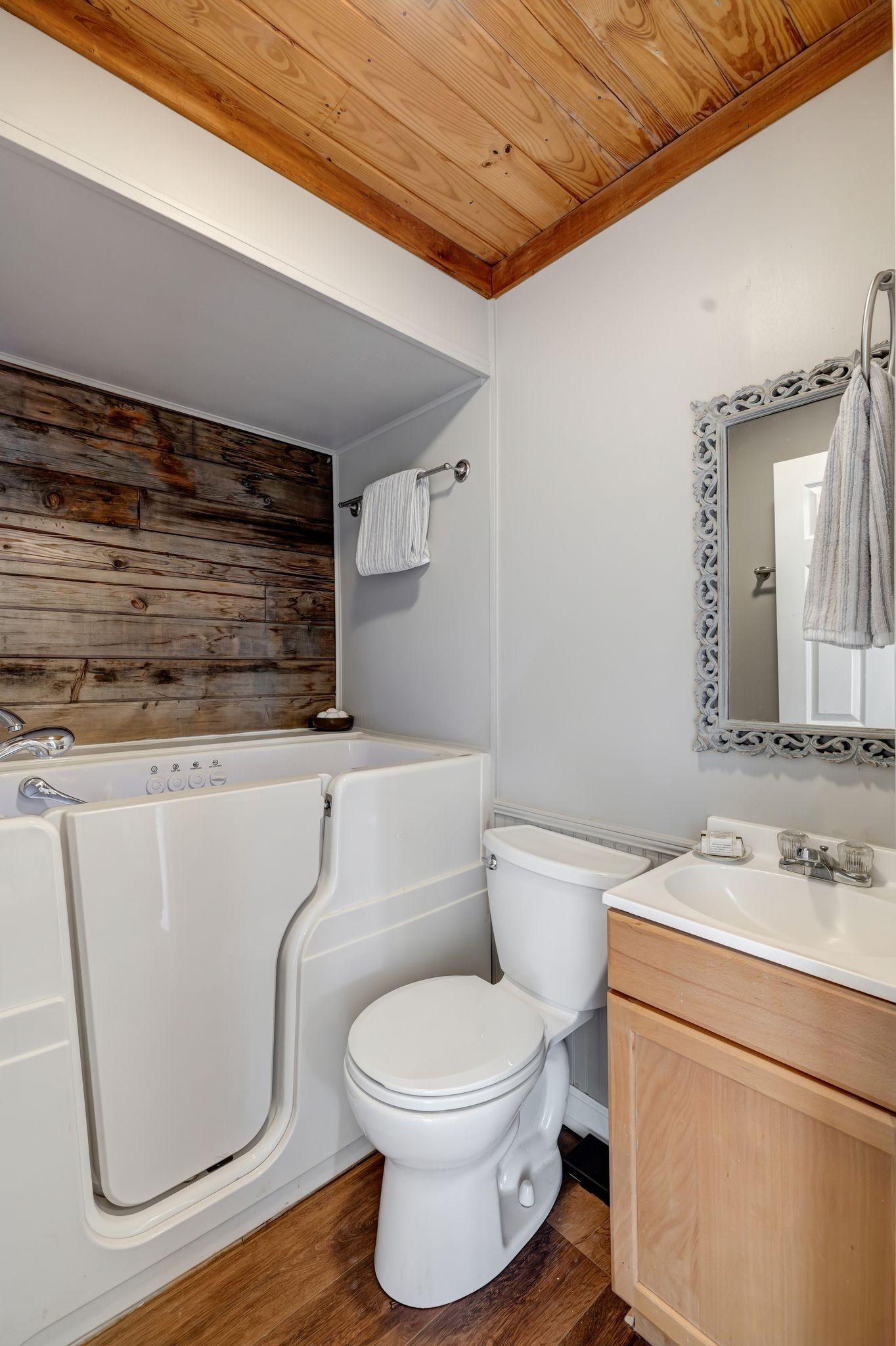 Fairview, Tennessee 37062, United States, 4 Bedrooms Bedrooms, ,2 BathroomsBathrooms,Residential,Pending,93813