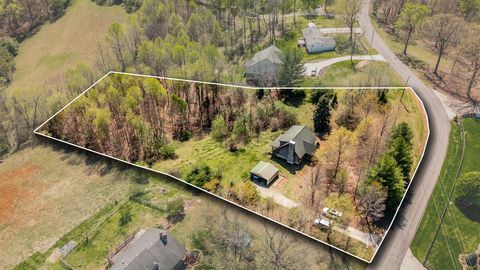 170 N Leath Rd Portland TN 37148