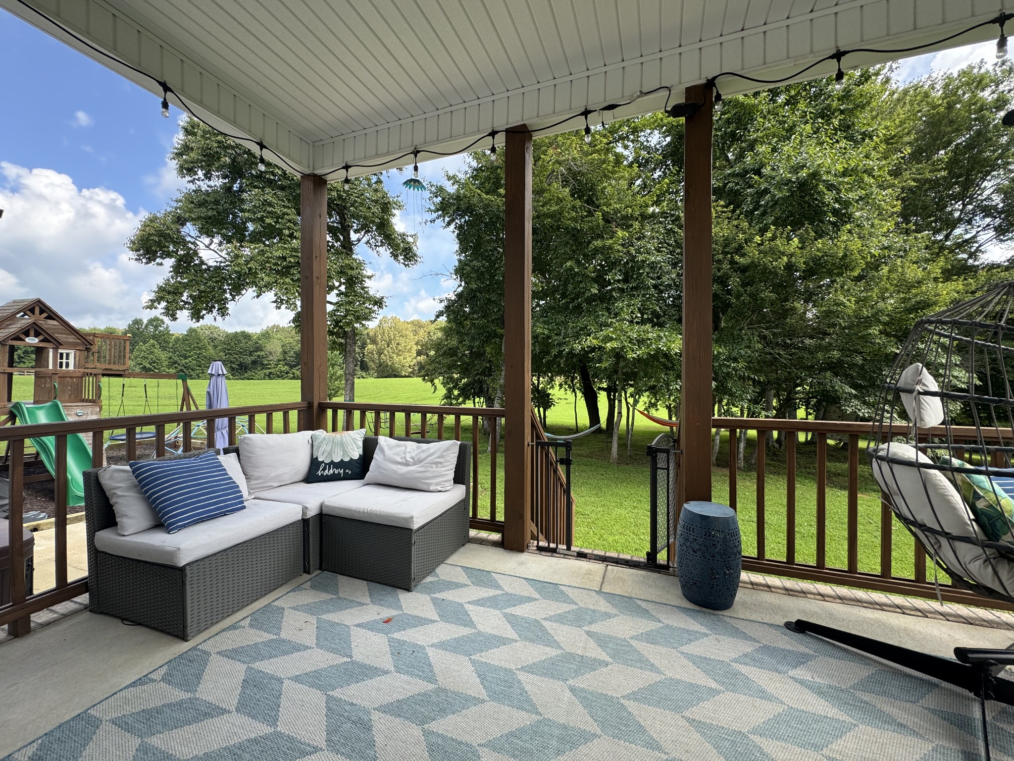 1041 Hayshed Rd