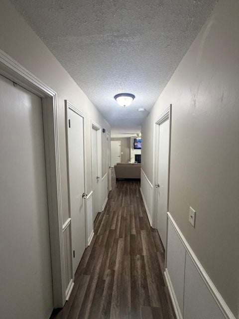 111 N Hampton Ct