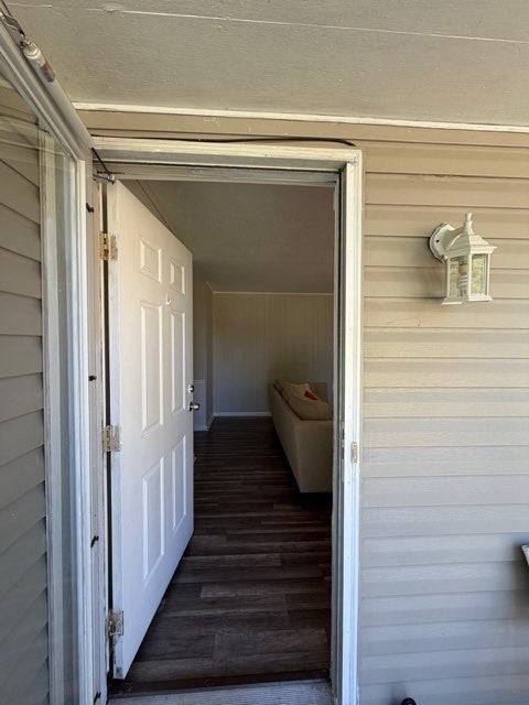 111 N Hampton Ct