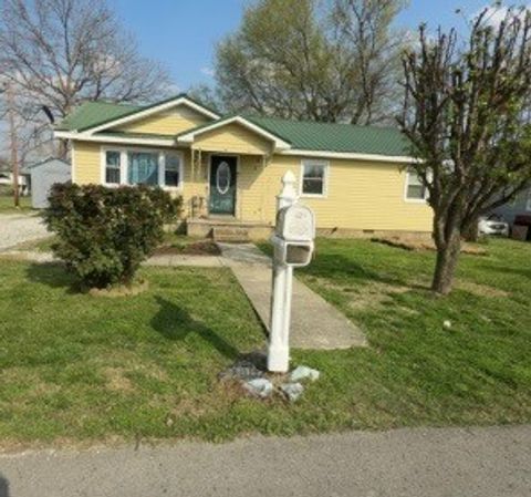 311 MADISON ST Manchester TN 37355