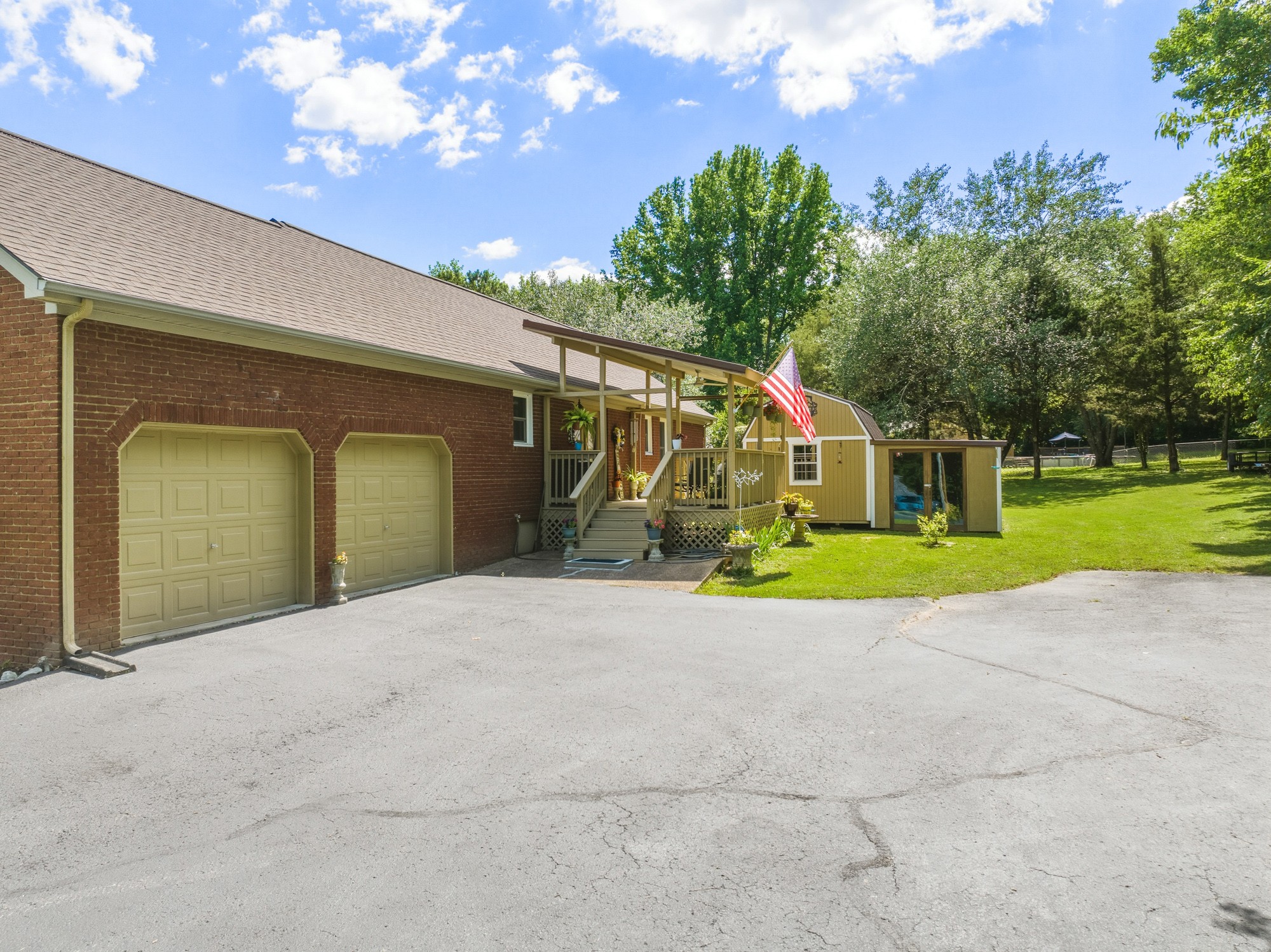 33 Hillview Dr