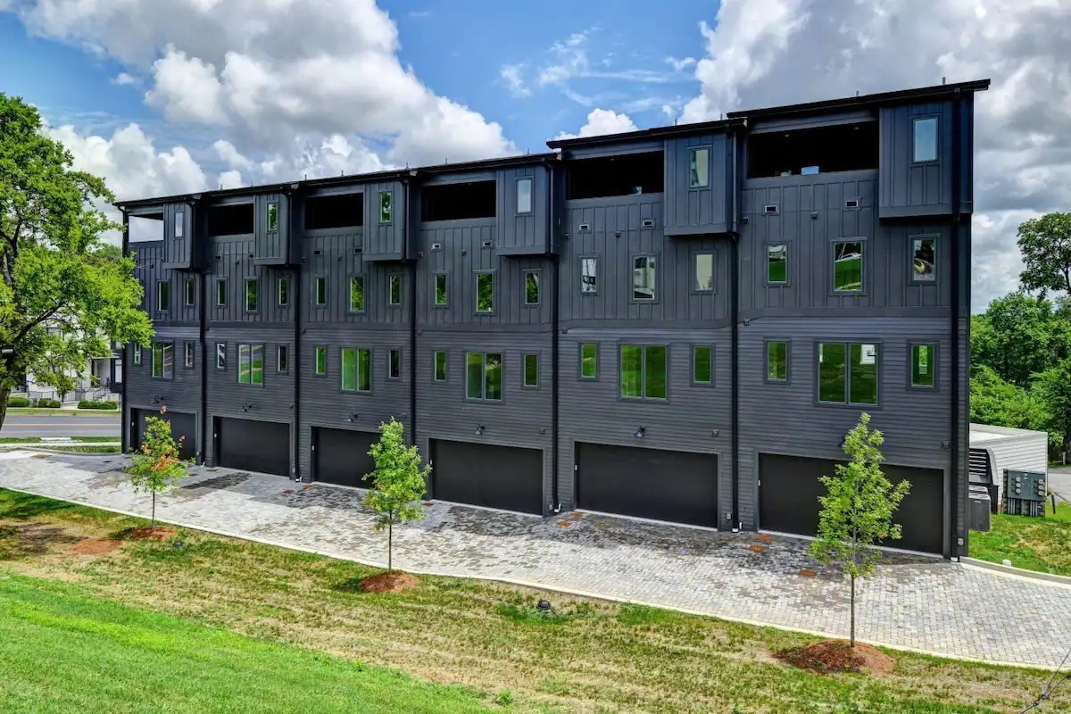 1033 Wedgewood Ave 4