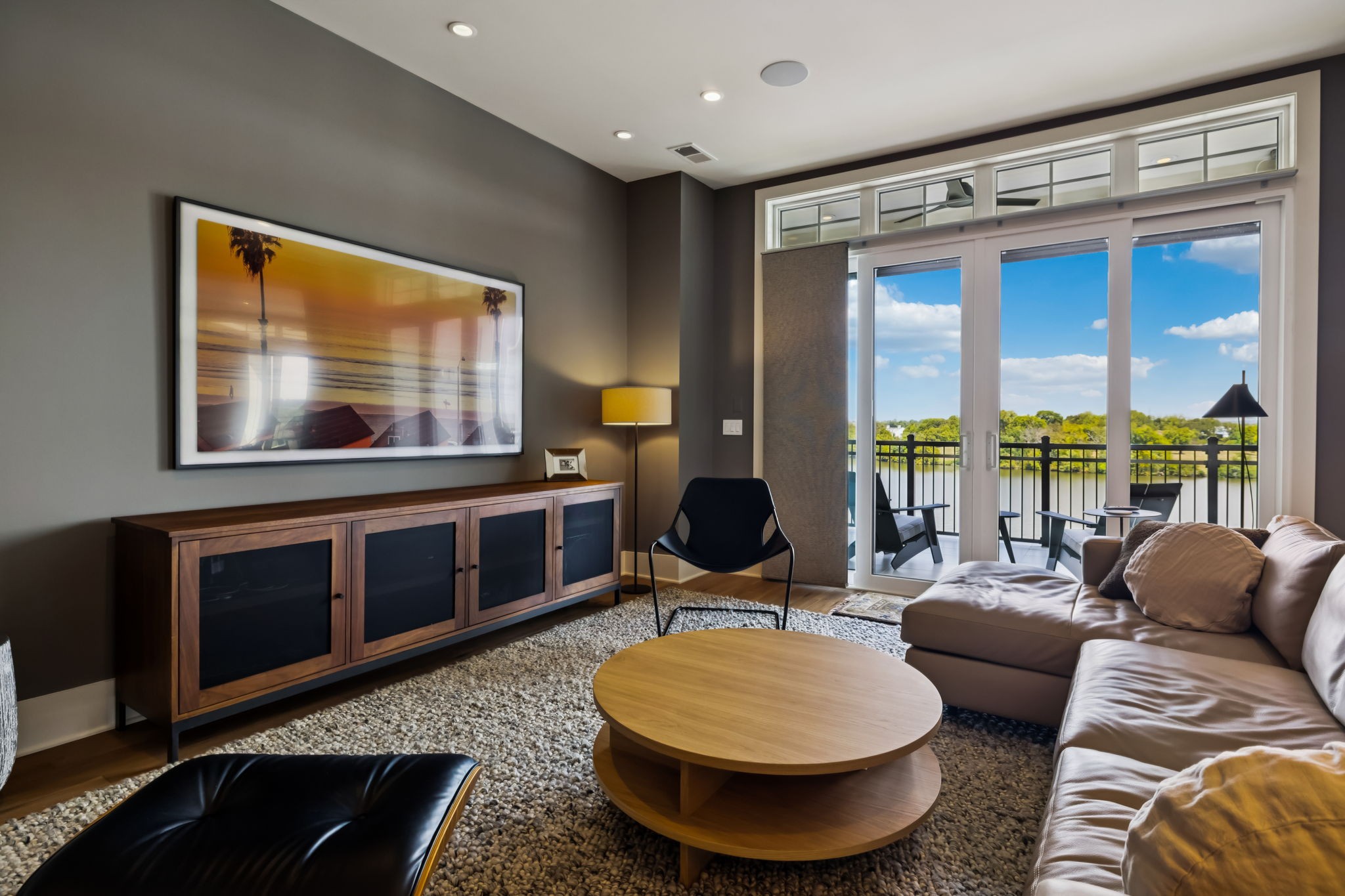 1024 Club View Dr C302