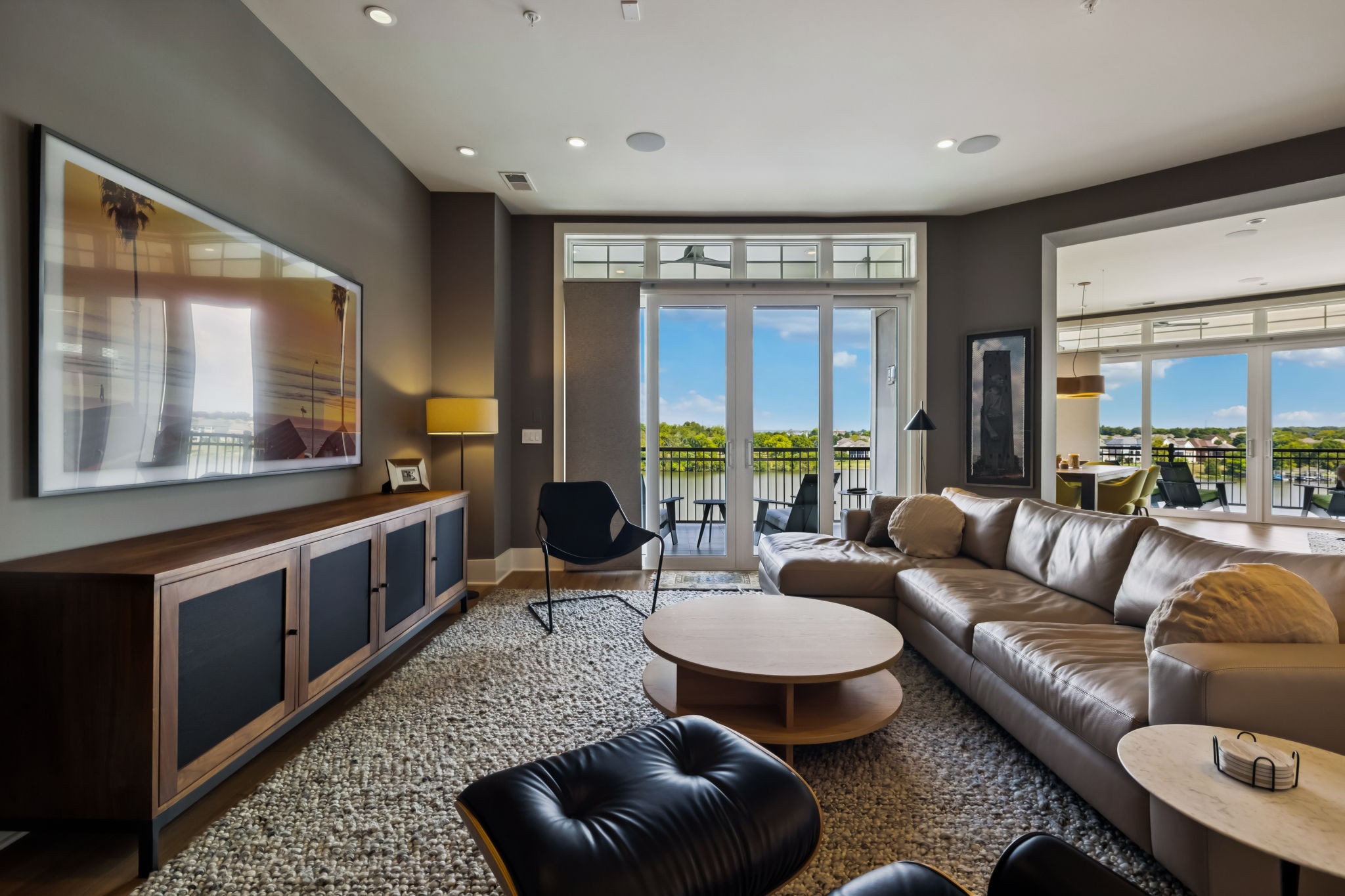 1024 Club View Dr C302