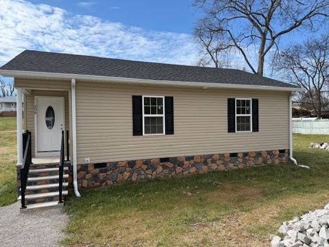 Photo of 206 Hotel St, Decherd, TN 37324 (MLS # 3123490)
