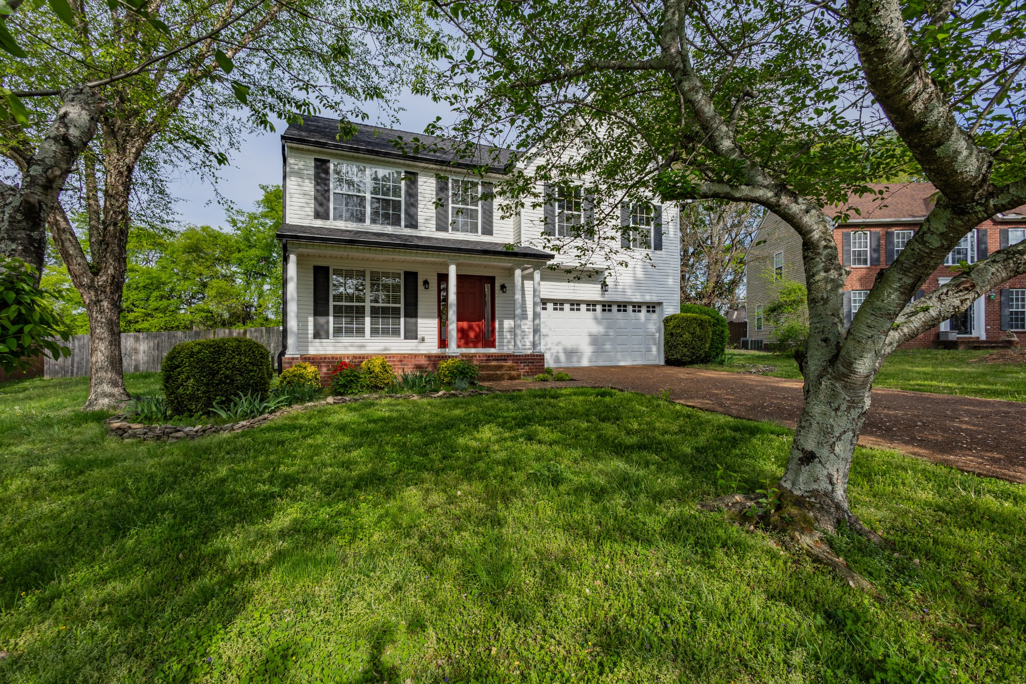 2236 Hayward Ln