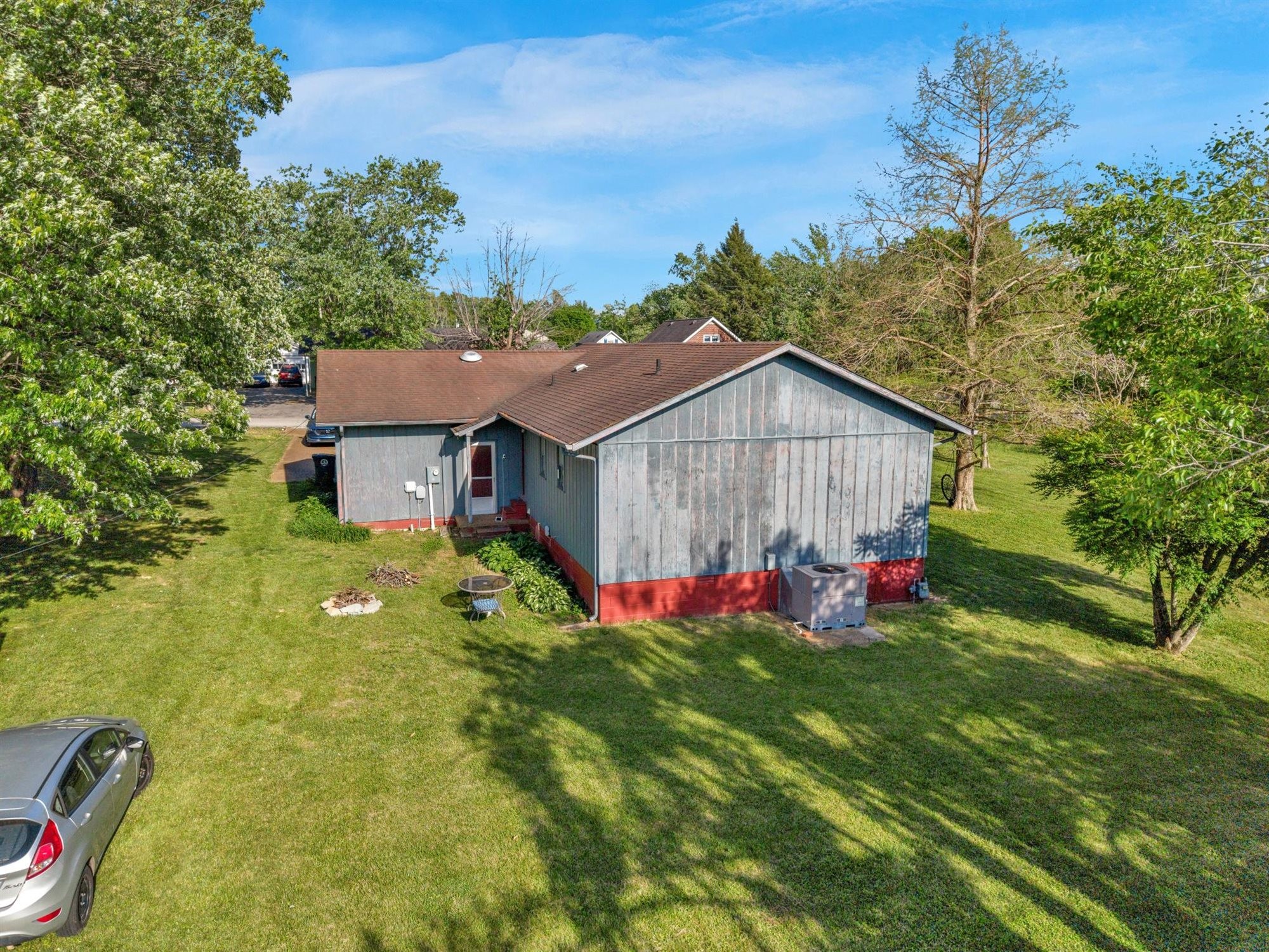 601 Courthouse View St