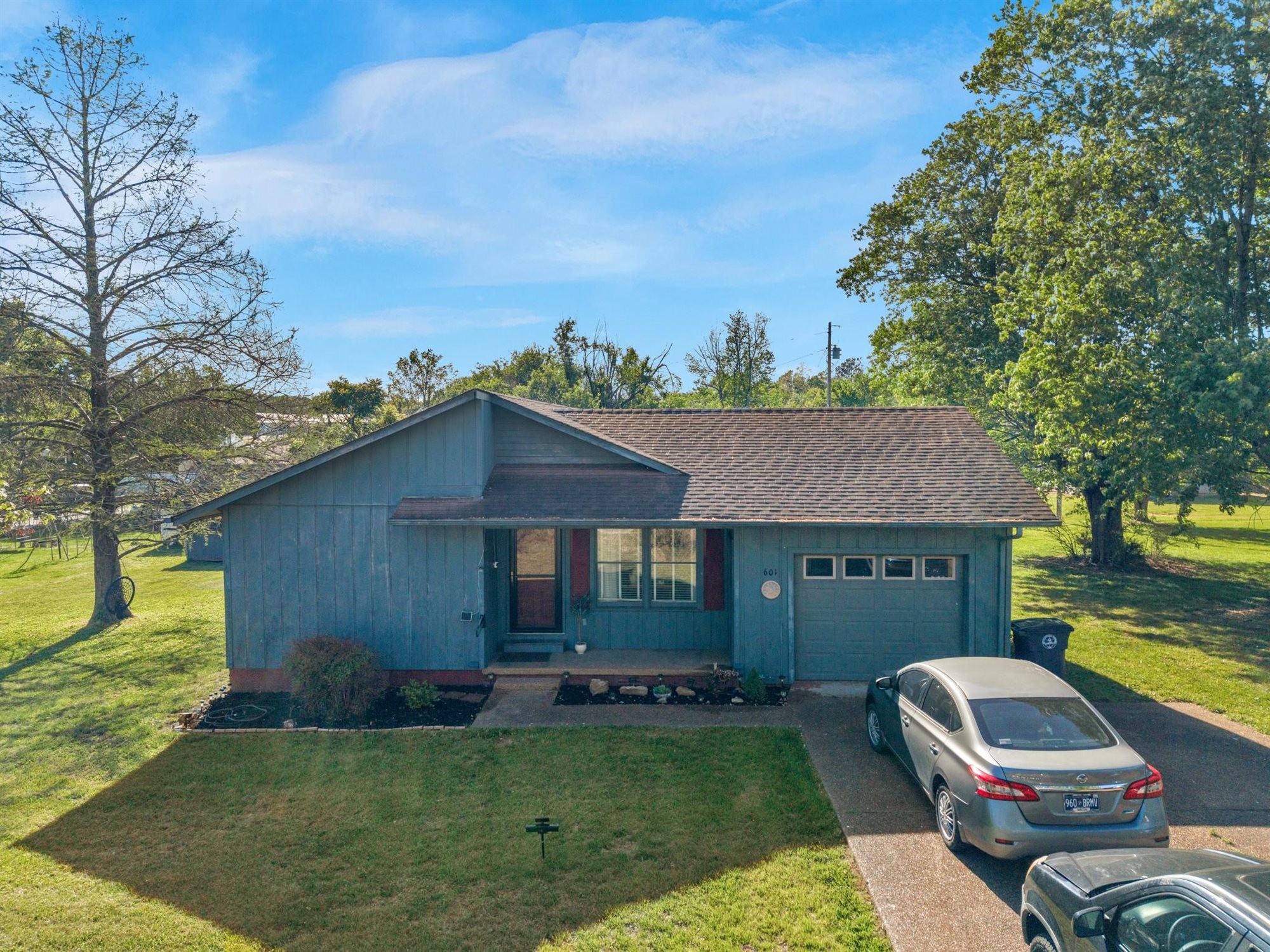 601 Courthouse View St