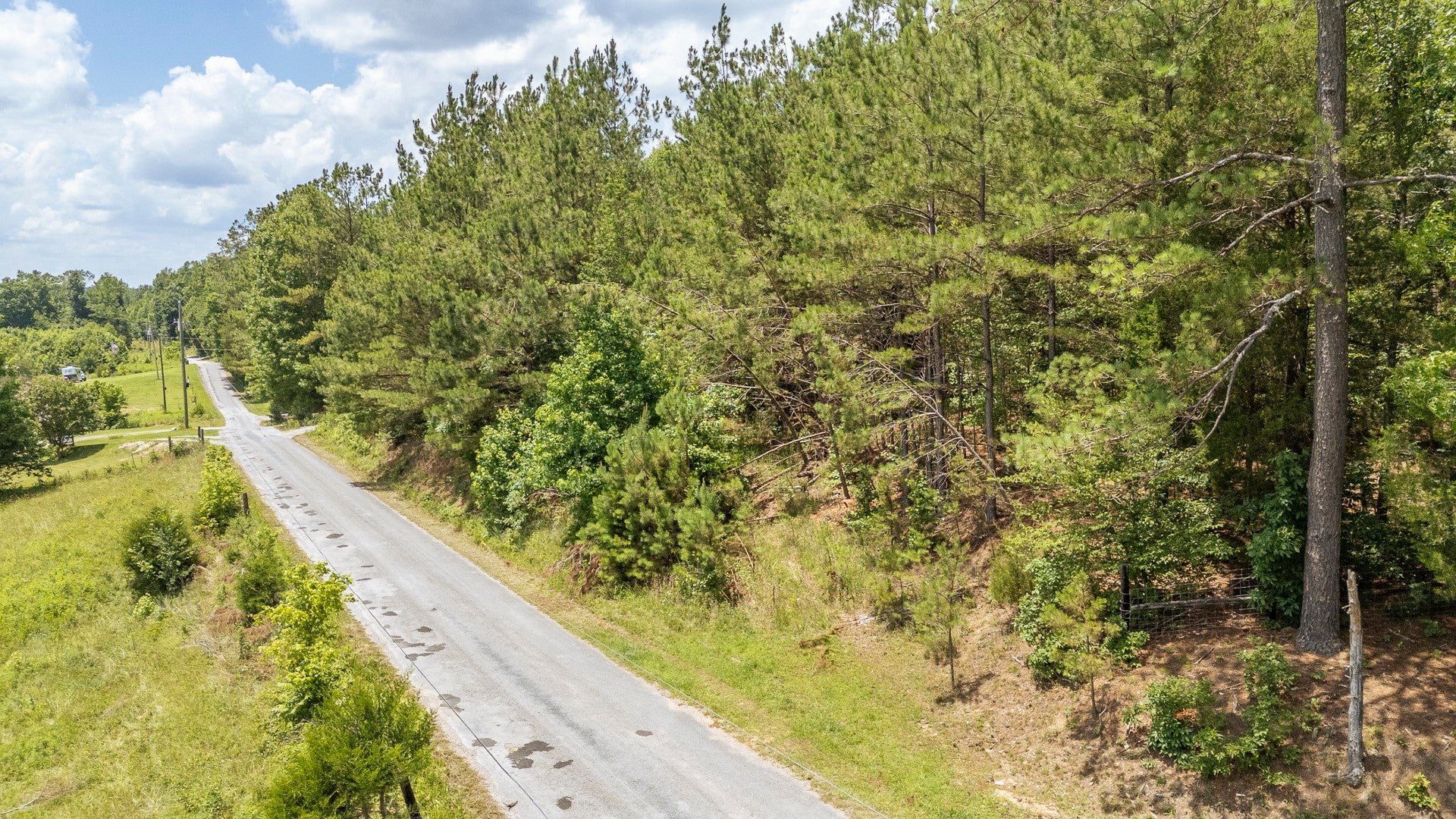 912 Simmons Branch Rd