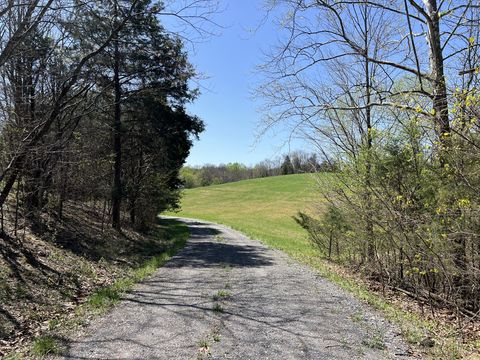 194 Davenport Ln Lafayette TN 37083