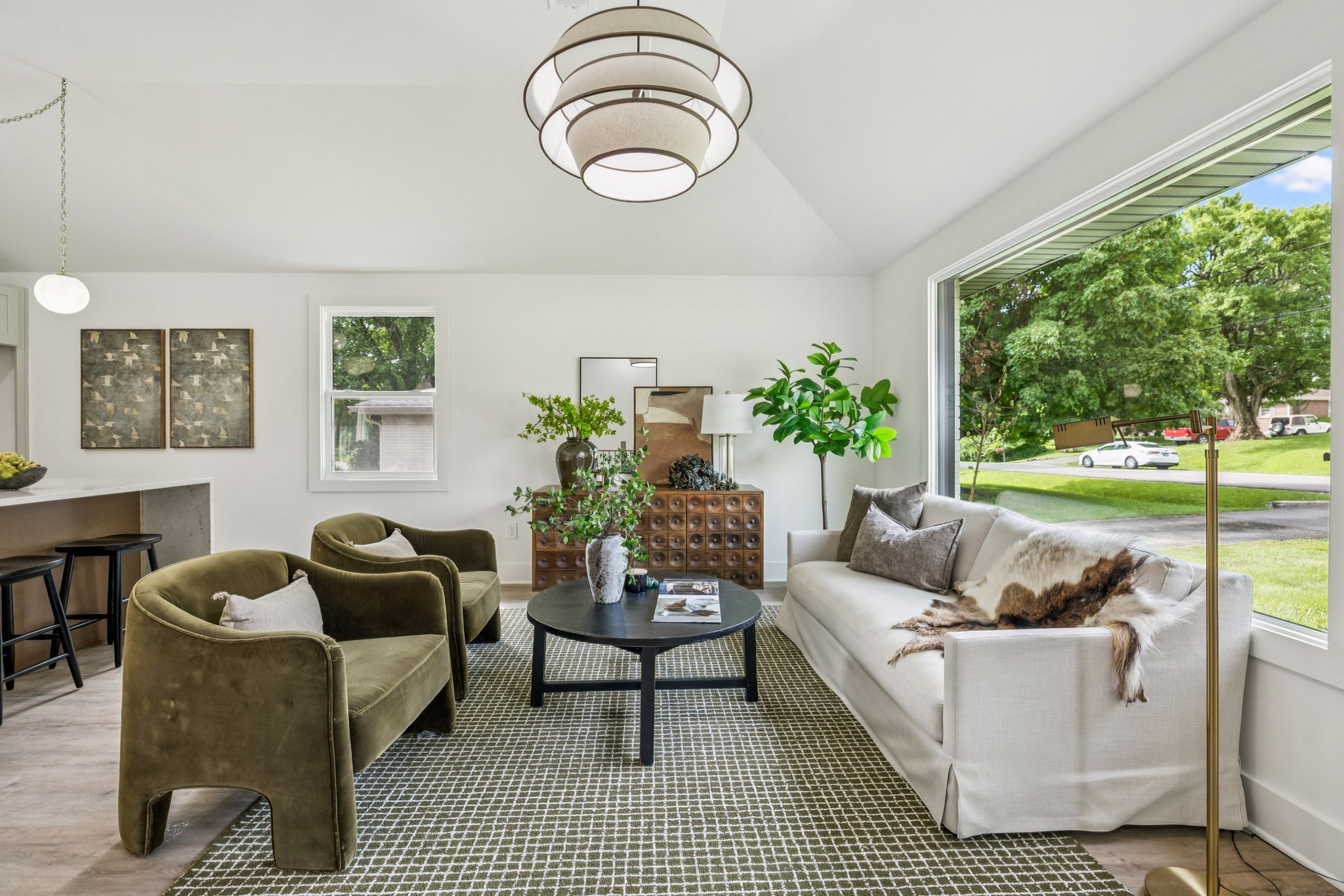 1811 Cloverleaf Dr