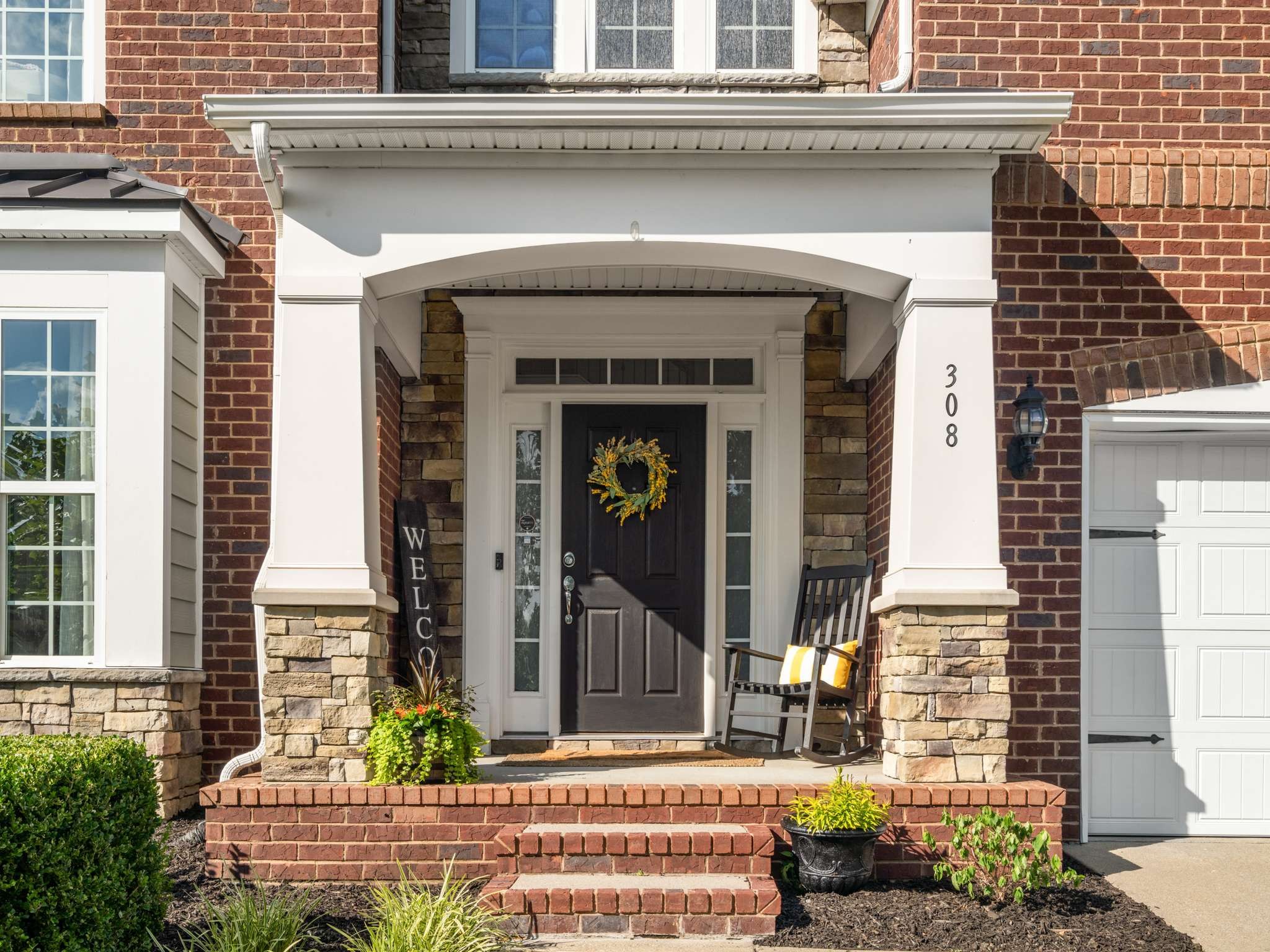 308 Valleyview Dr